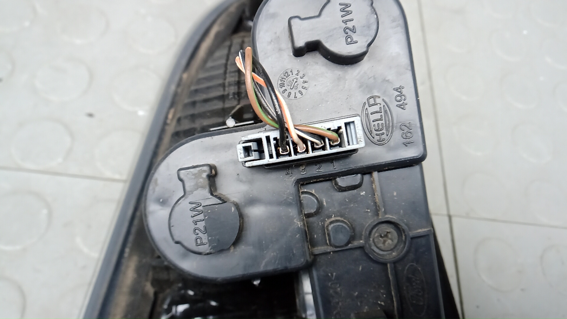 Фонарь задний внутренний правый