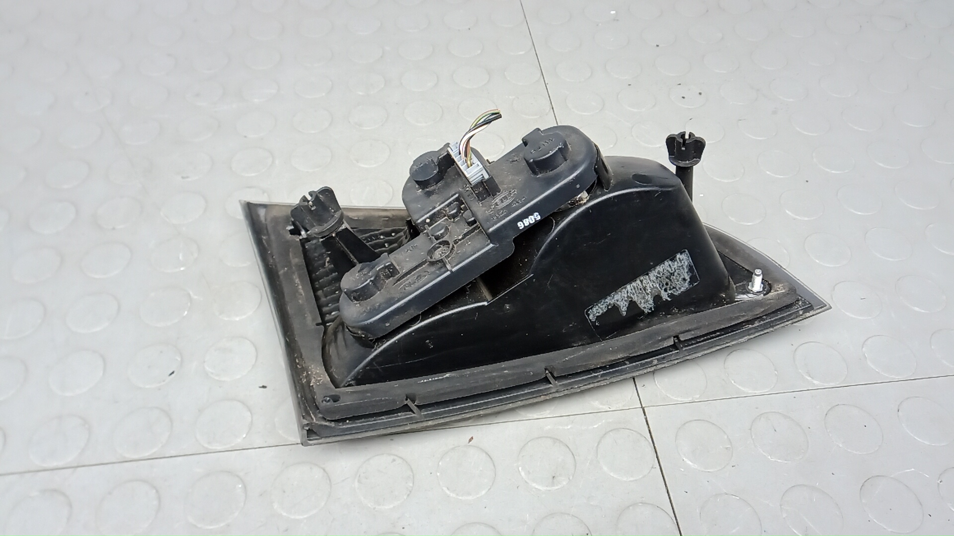 Фонарь задний внутренний правый