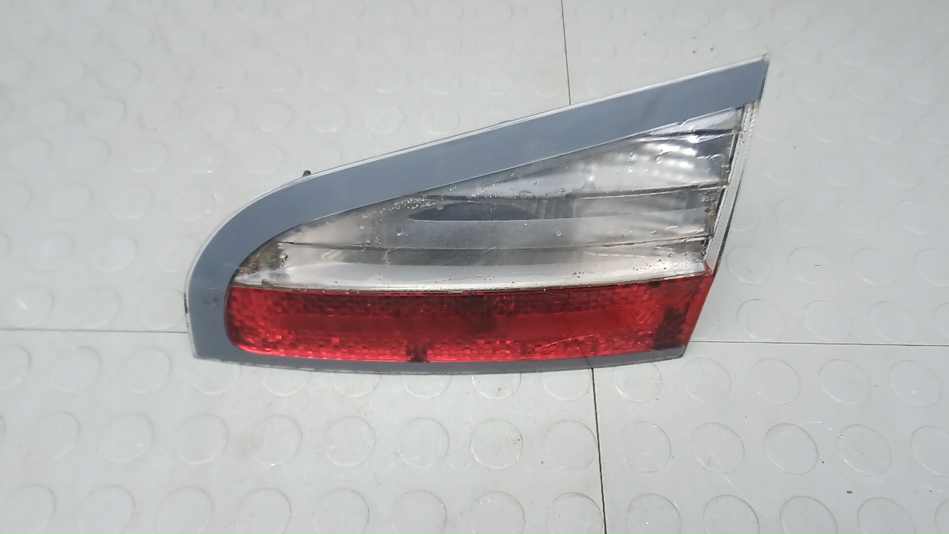 Фонарь задний внутренний правый