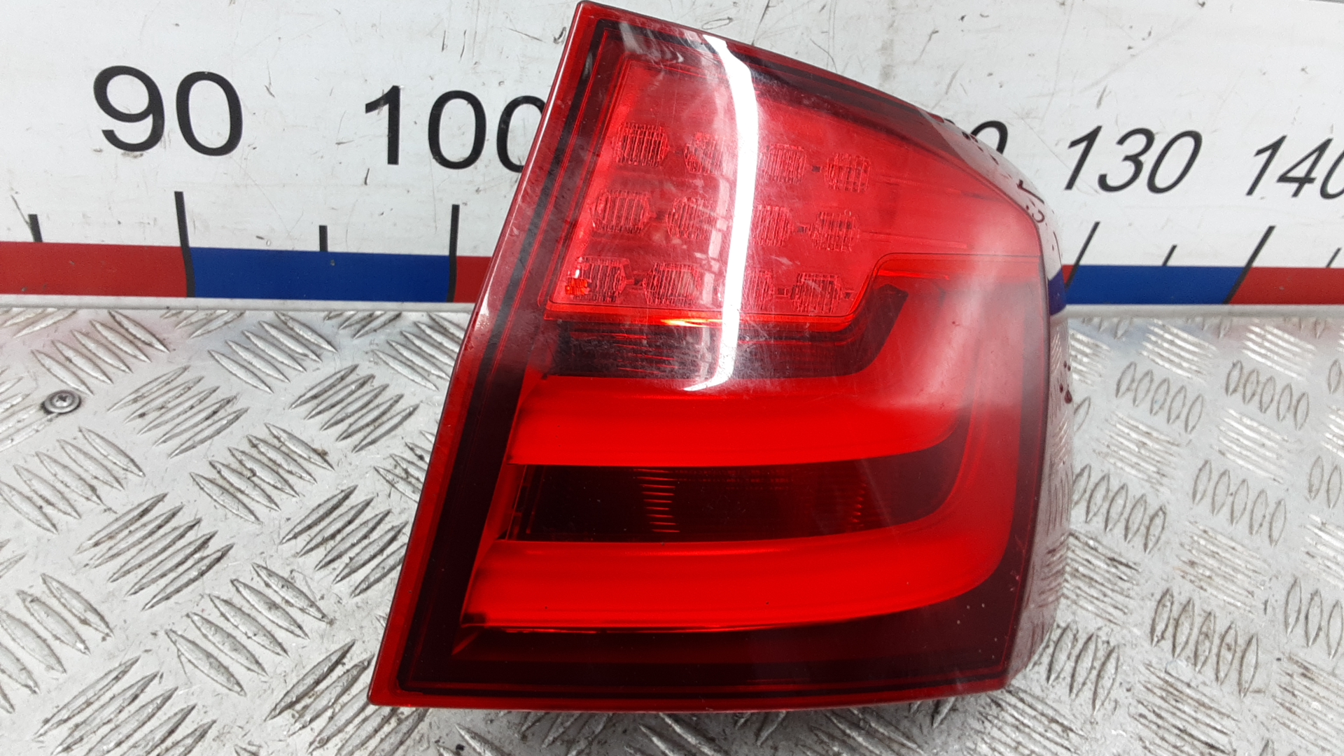 Фонарь задний правый