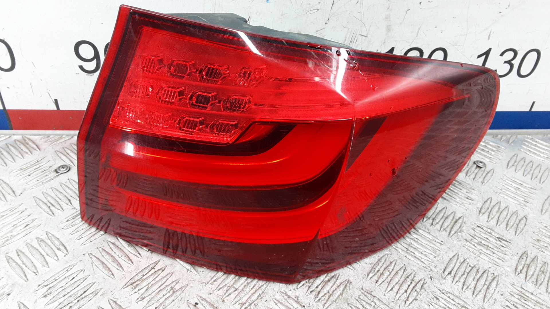 Фонарь задний правый