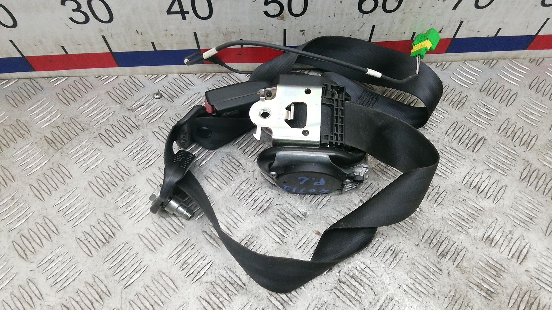 Ремень безопасности с пиропатроном