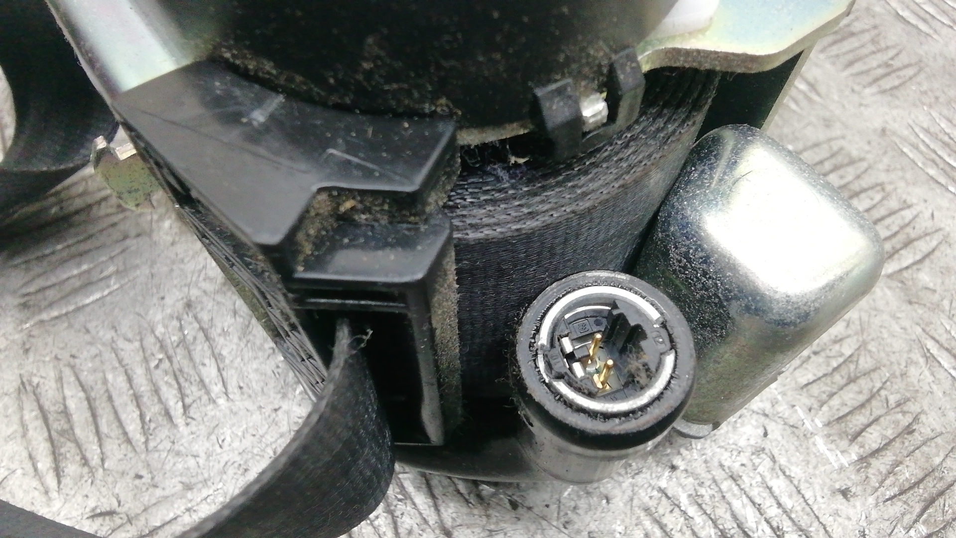 Ремень безопасности с пиропатроном