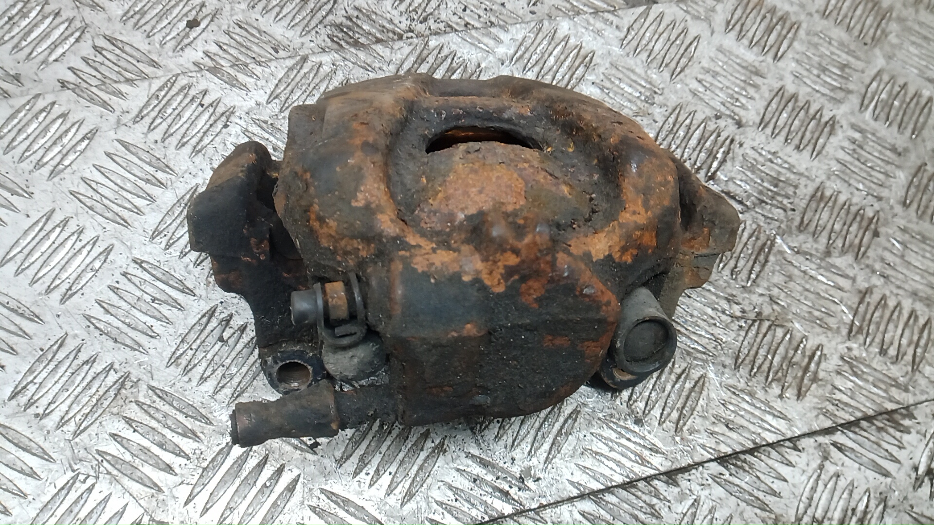 Суппорт передний правый