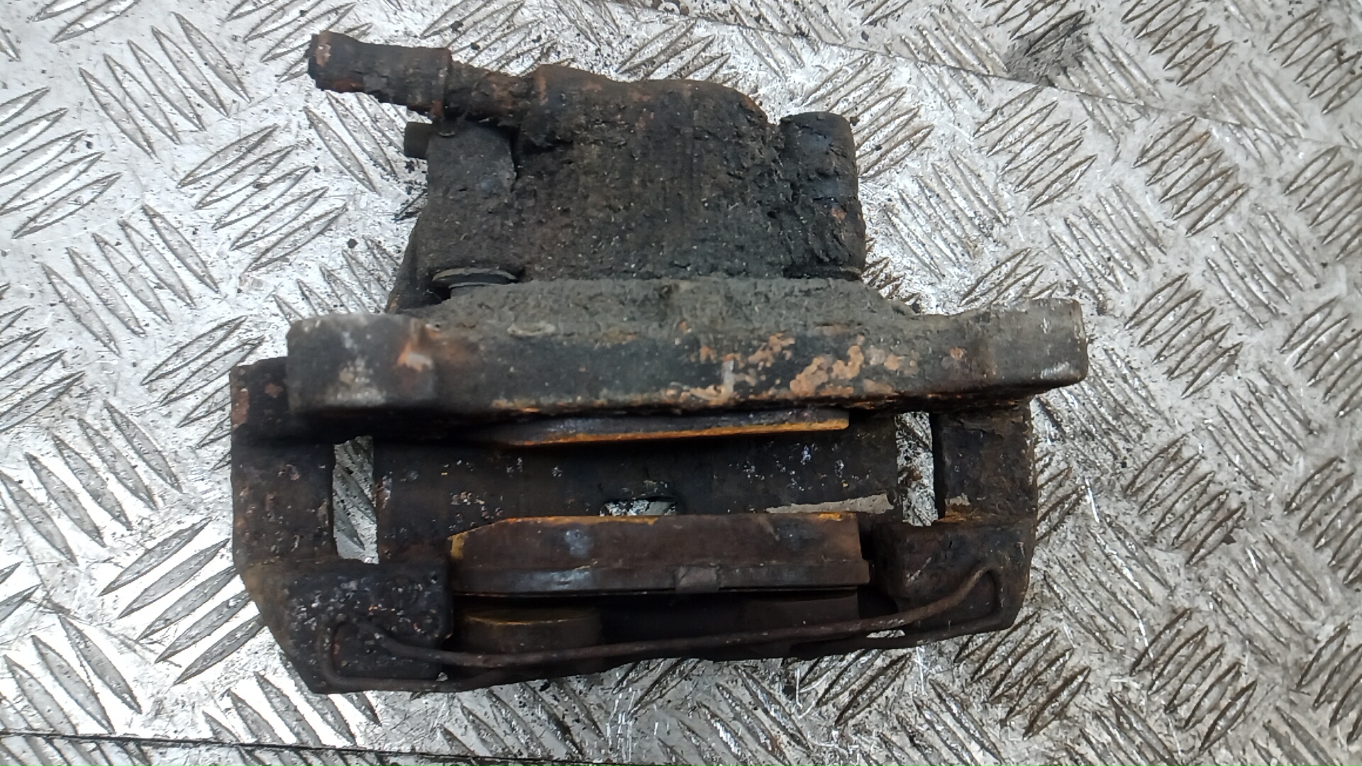 Суппорт передний правый