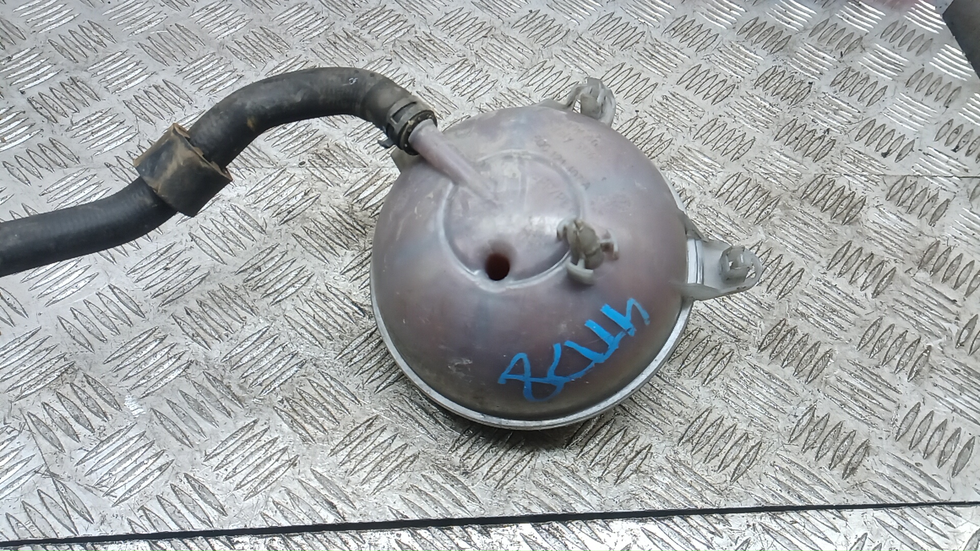 Бачок расширительный