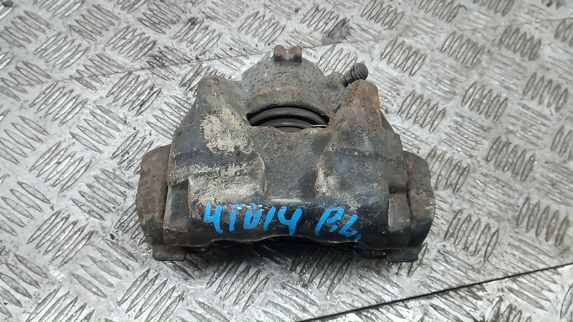 Суппорт передний левый