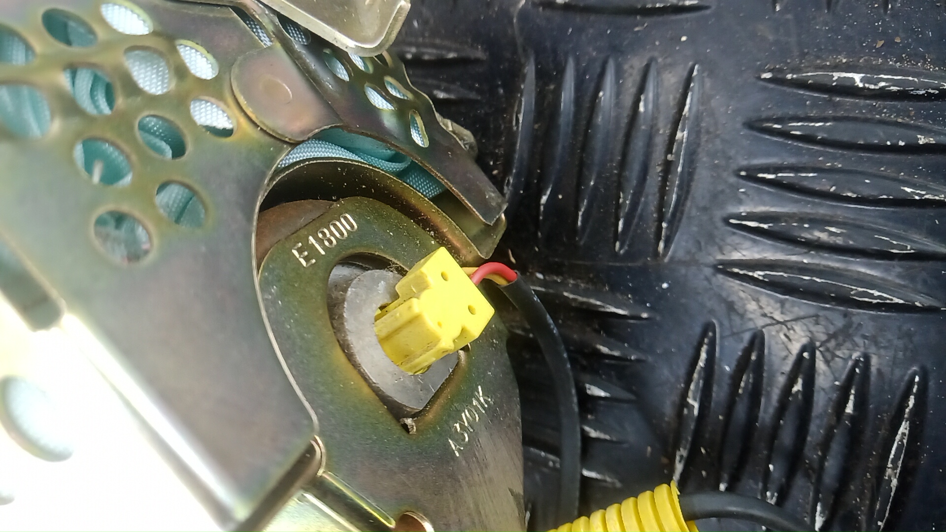 Подушка безопасности пассажирская (в торпедо)