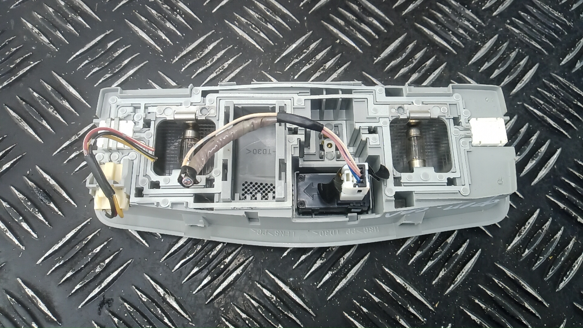 Плафон салонный