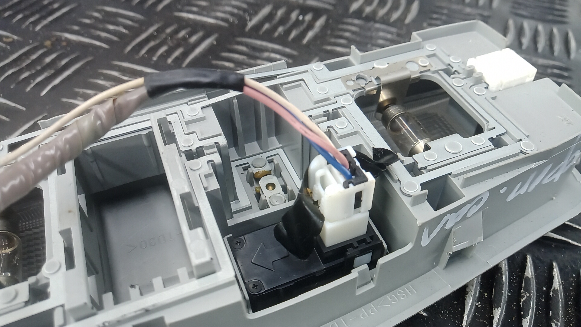 Плафон салонный