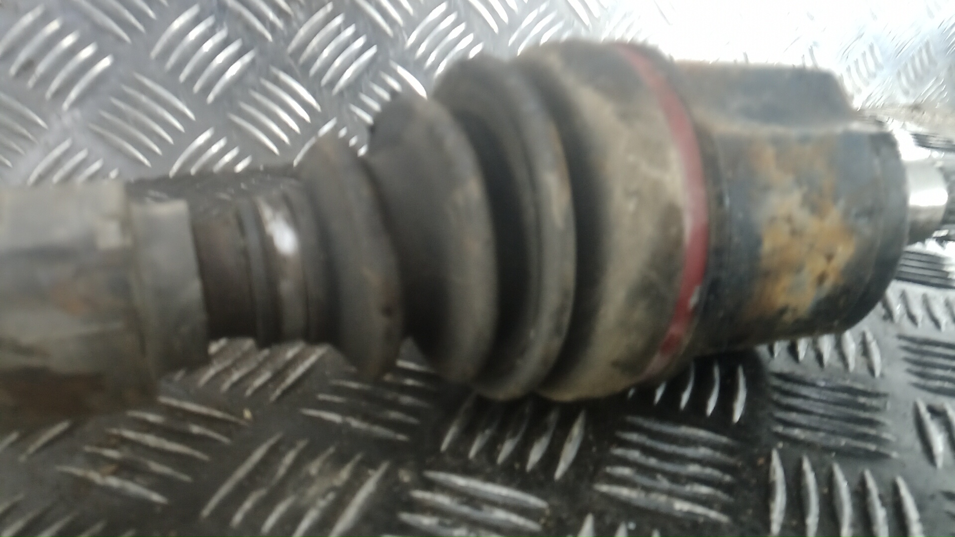 Полуось передняя левая