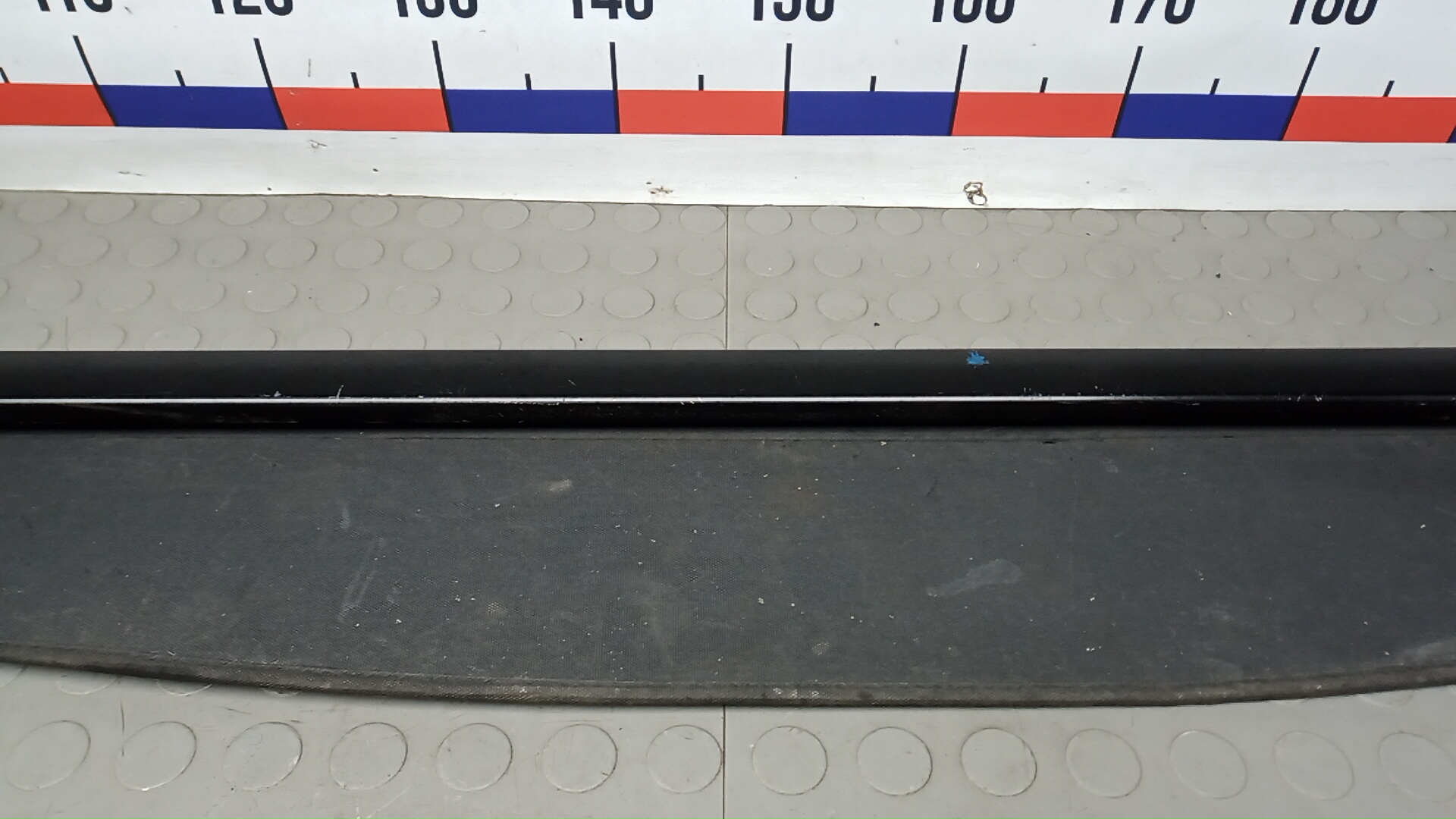 Шторка багажника