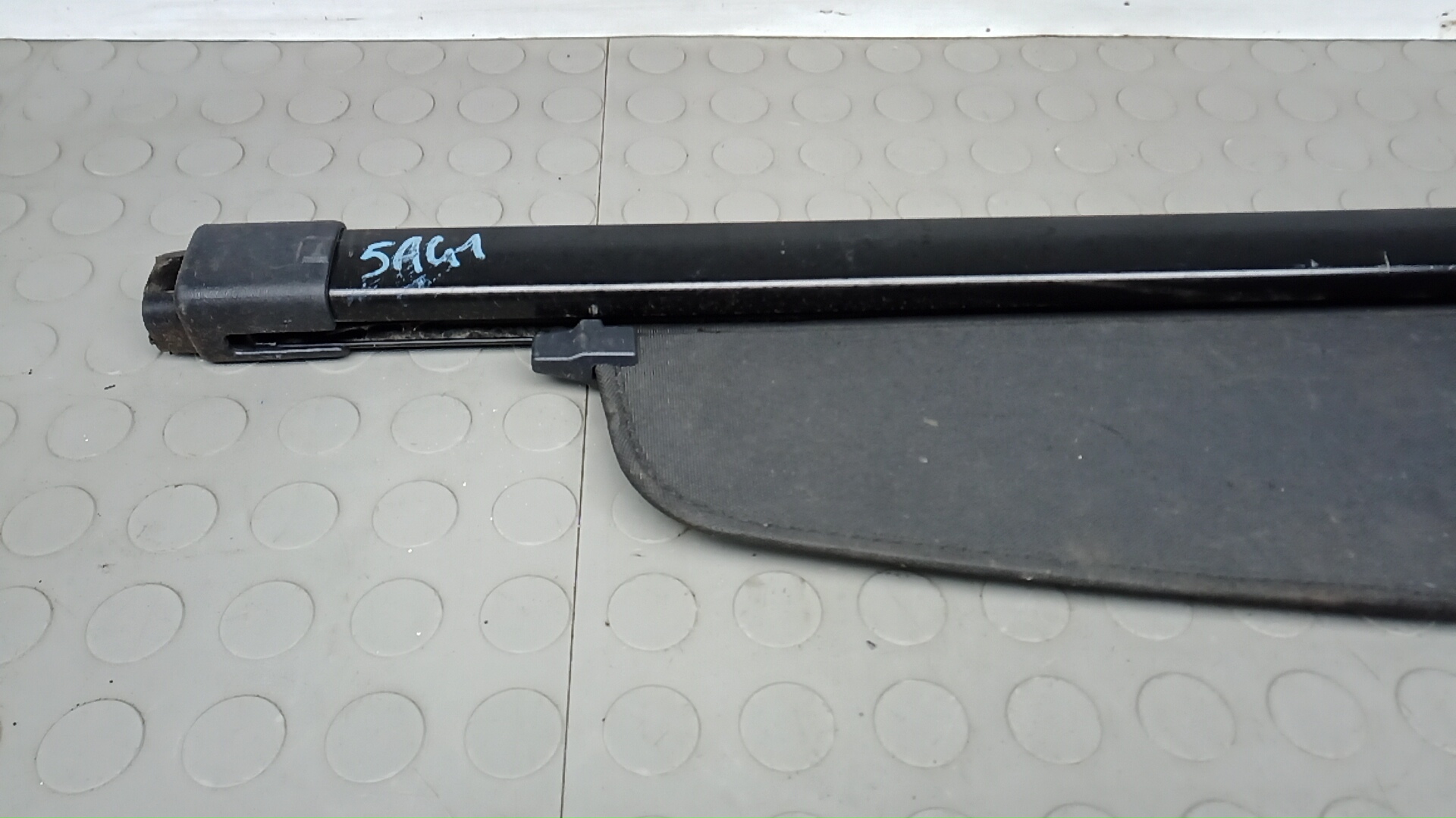 Шторка багажника