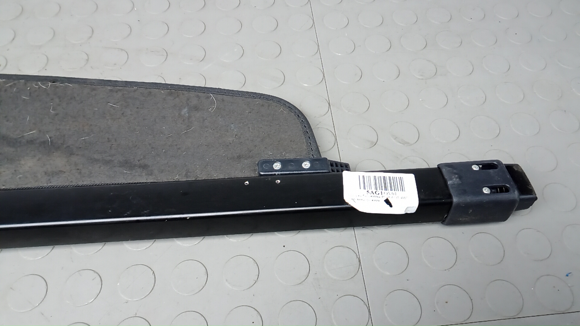 Шторка багажника