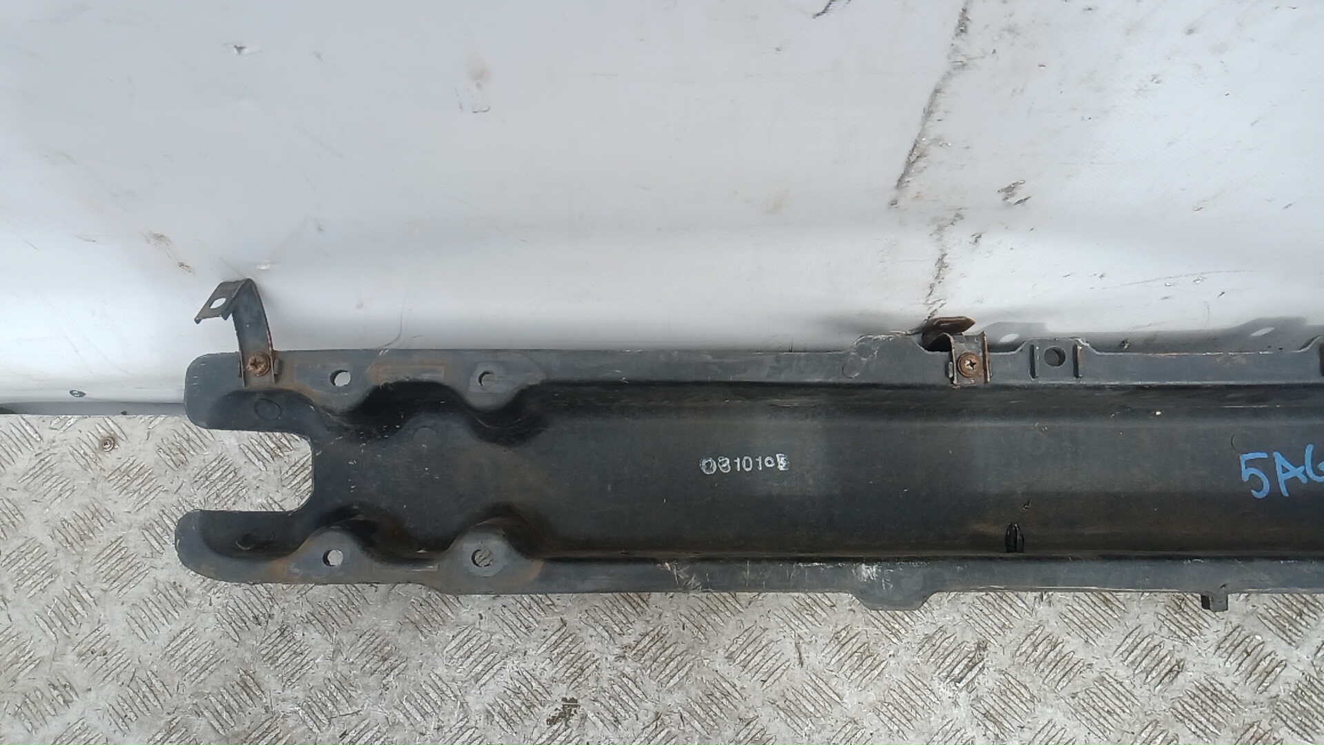 Кронштейн усилителя переднего бампера