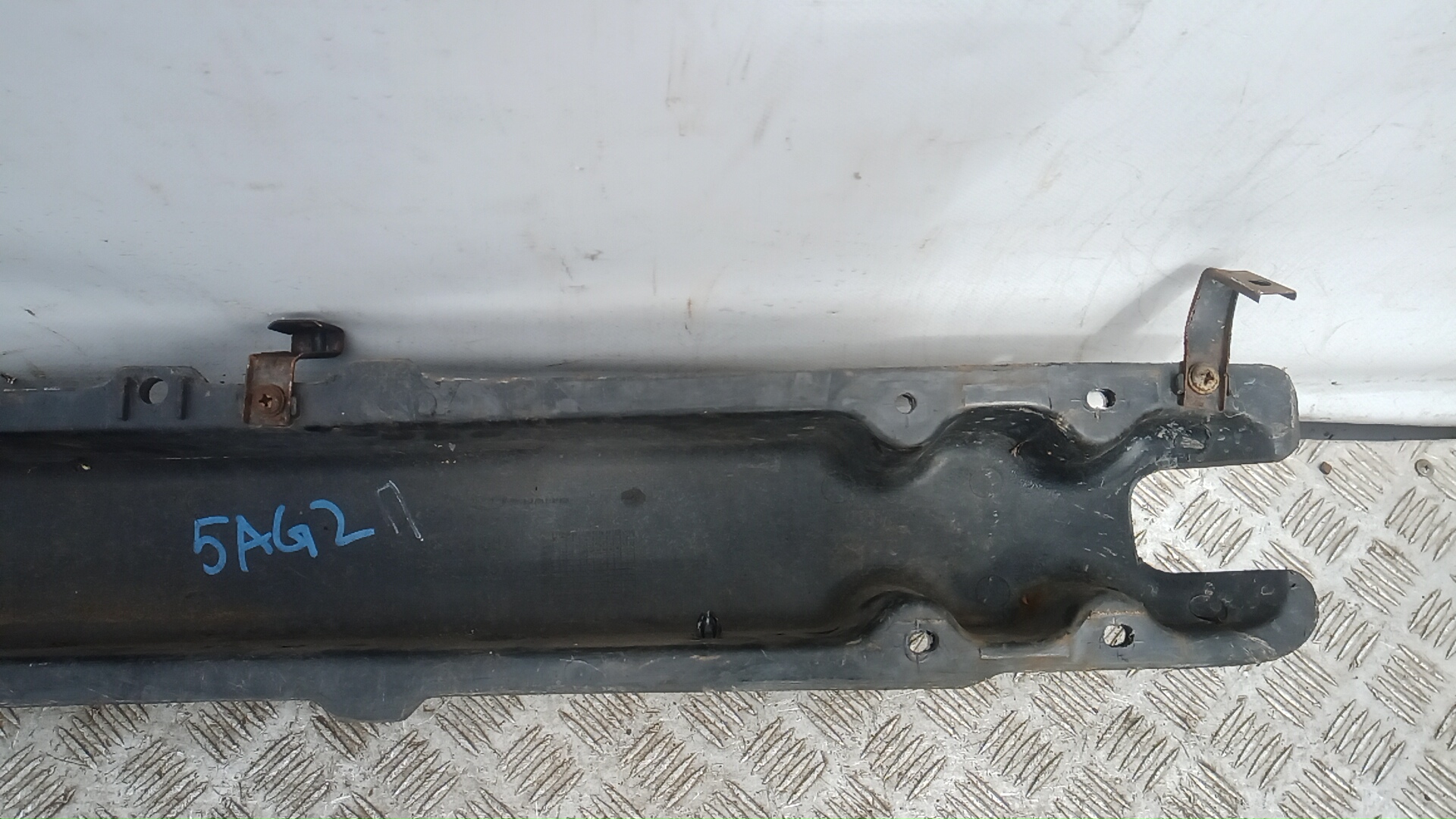 Кронштейн усилителя переднего бампера