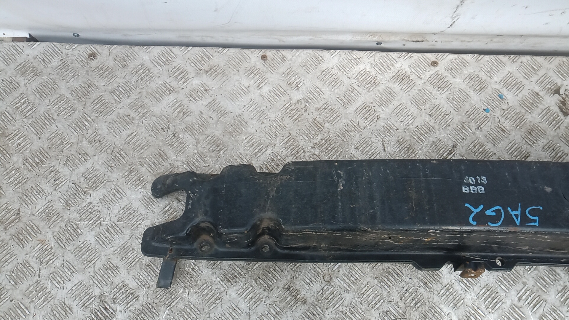 Кронштейн усилителя переднего бампера