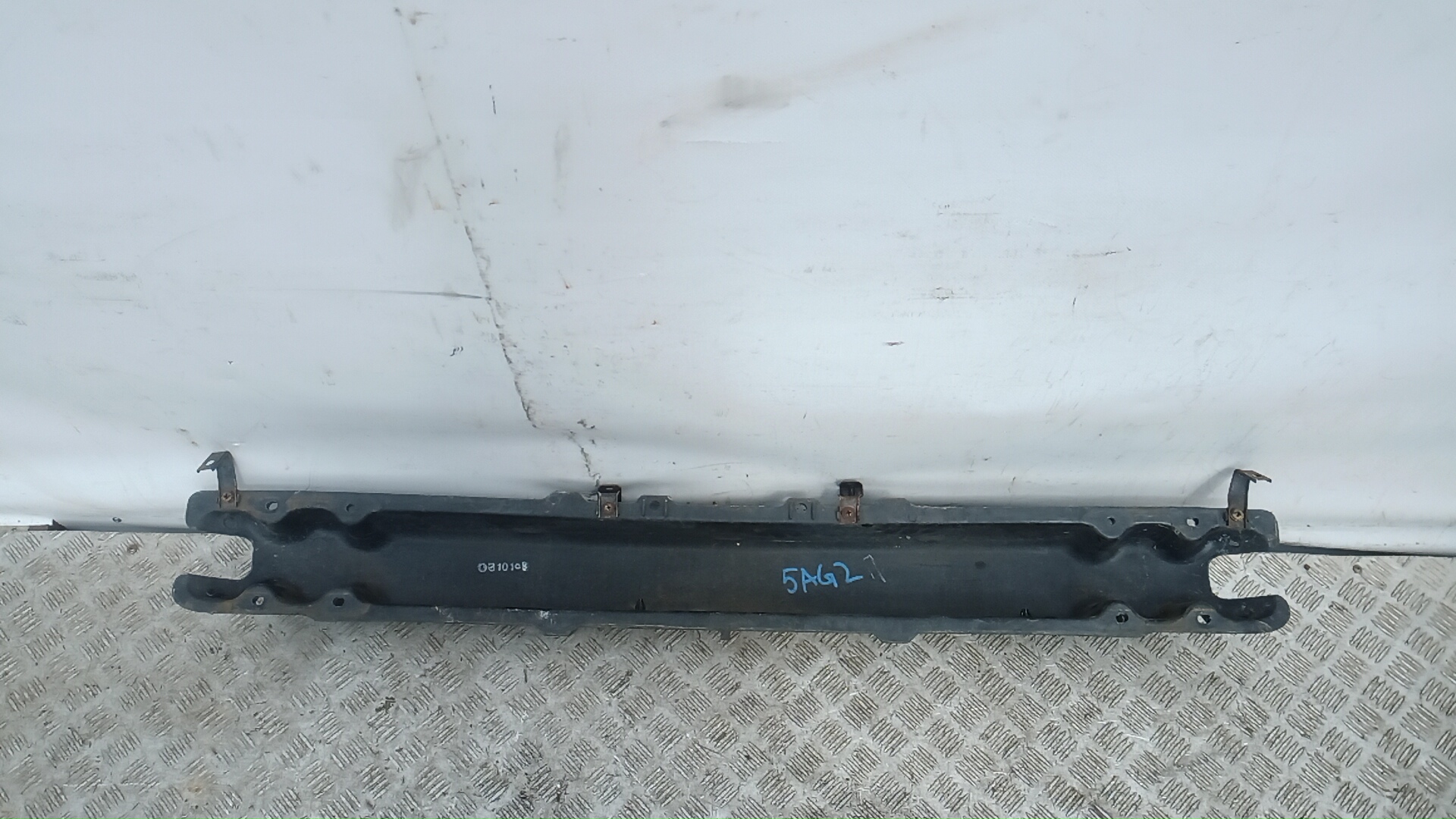 Кронштейн усилителя переднего бампера