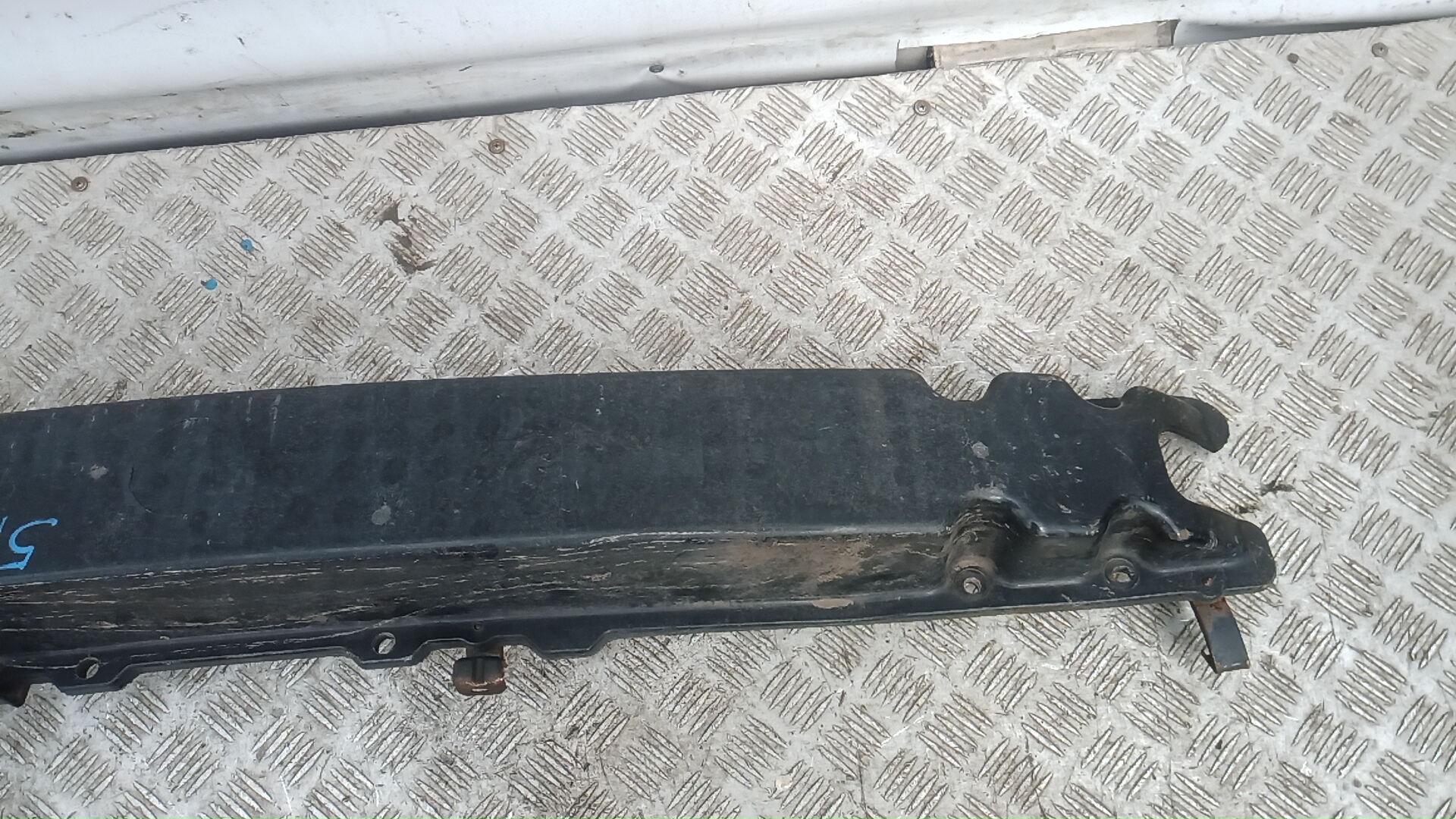 Кронштейн усилителя переднего бампера