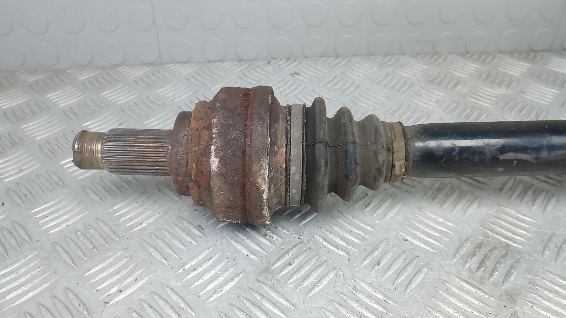 Полуось задняя правая