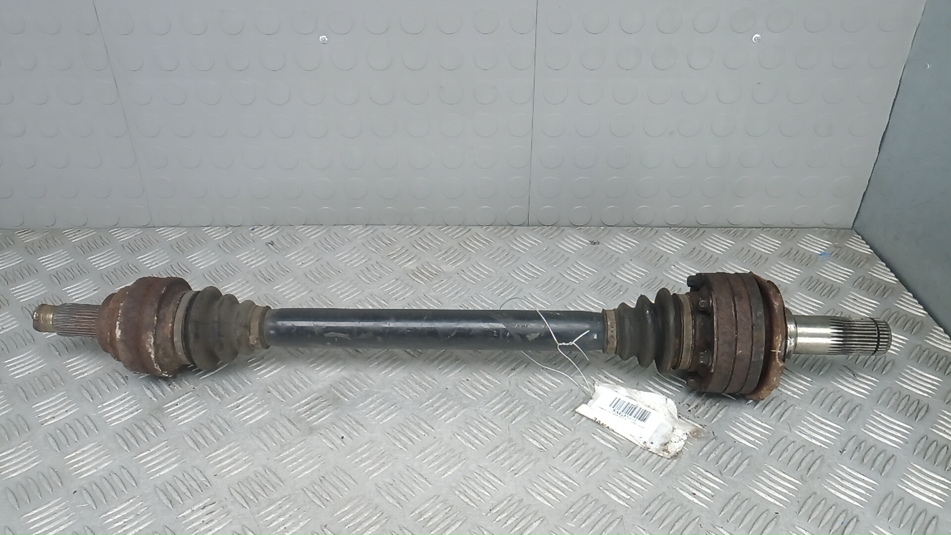 Полуось задняя правая