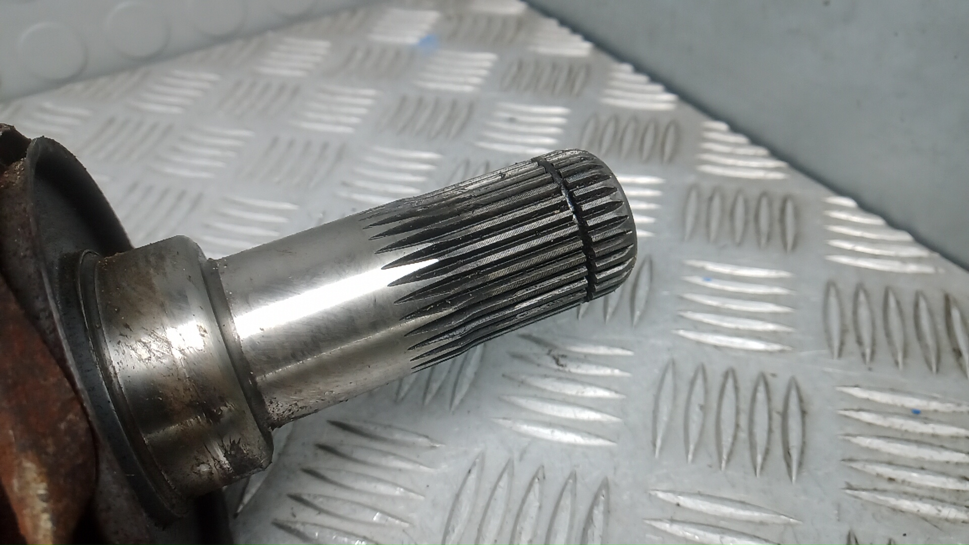 Полуось задняя правая