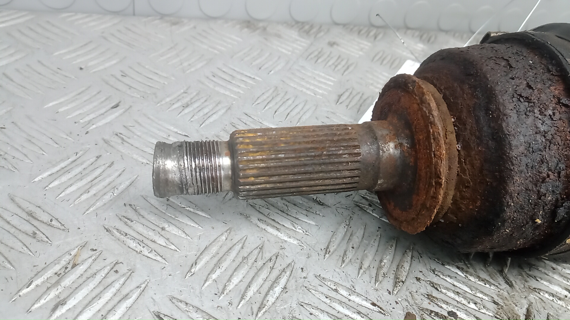 Полуось передняя левая