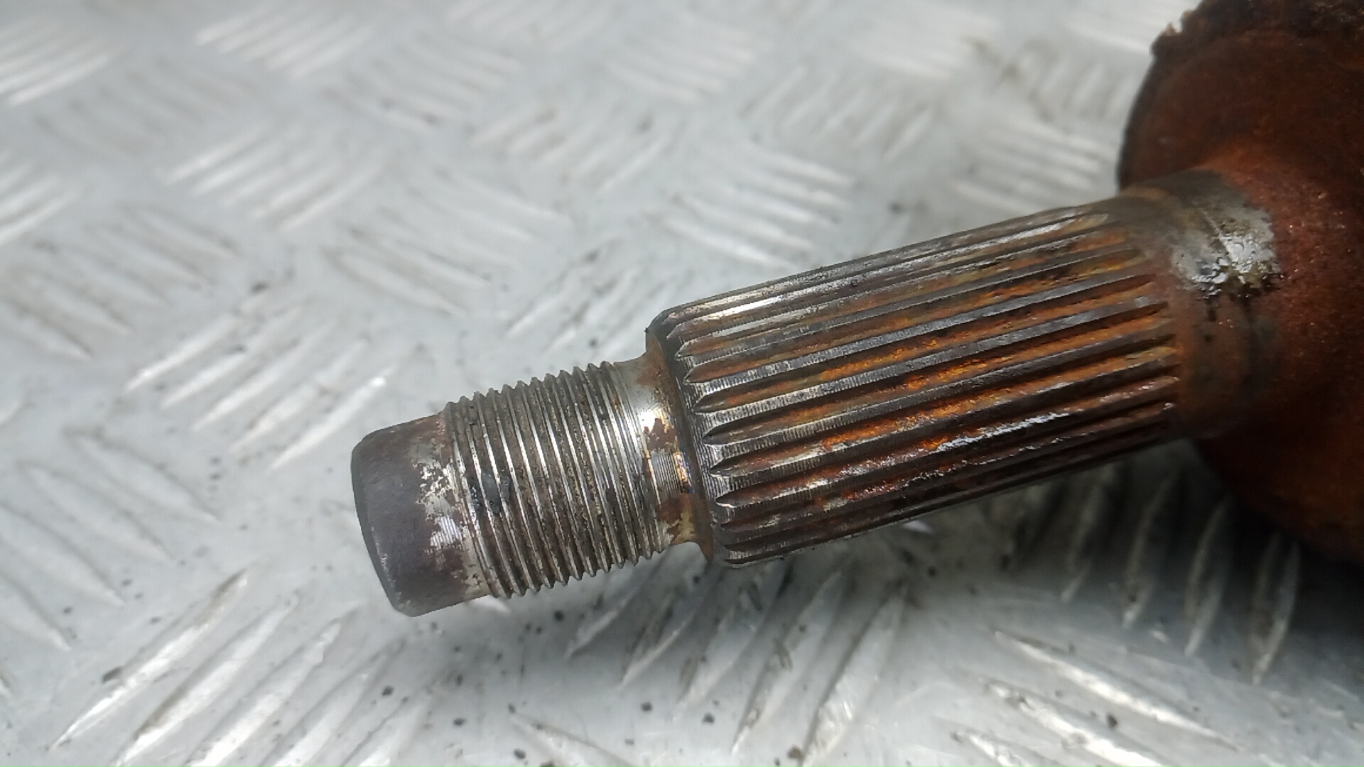 Полуось передняя правая