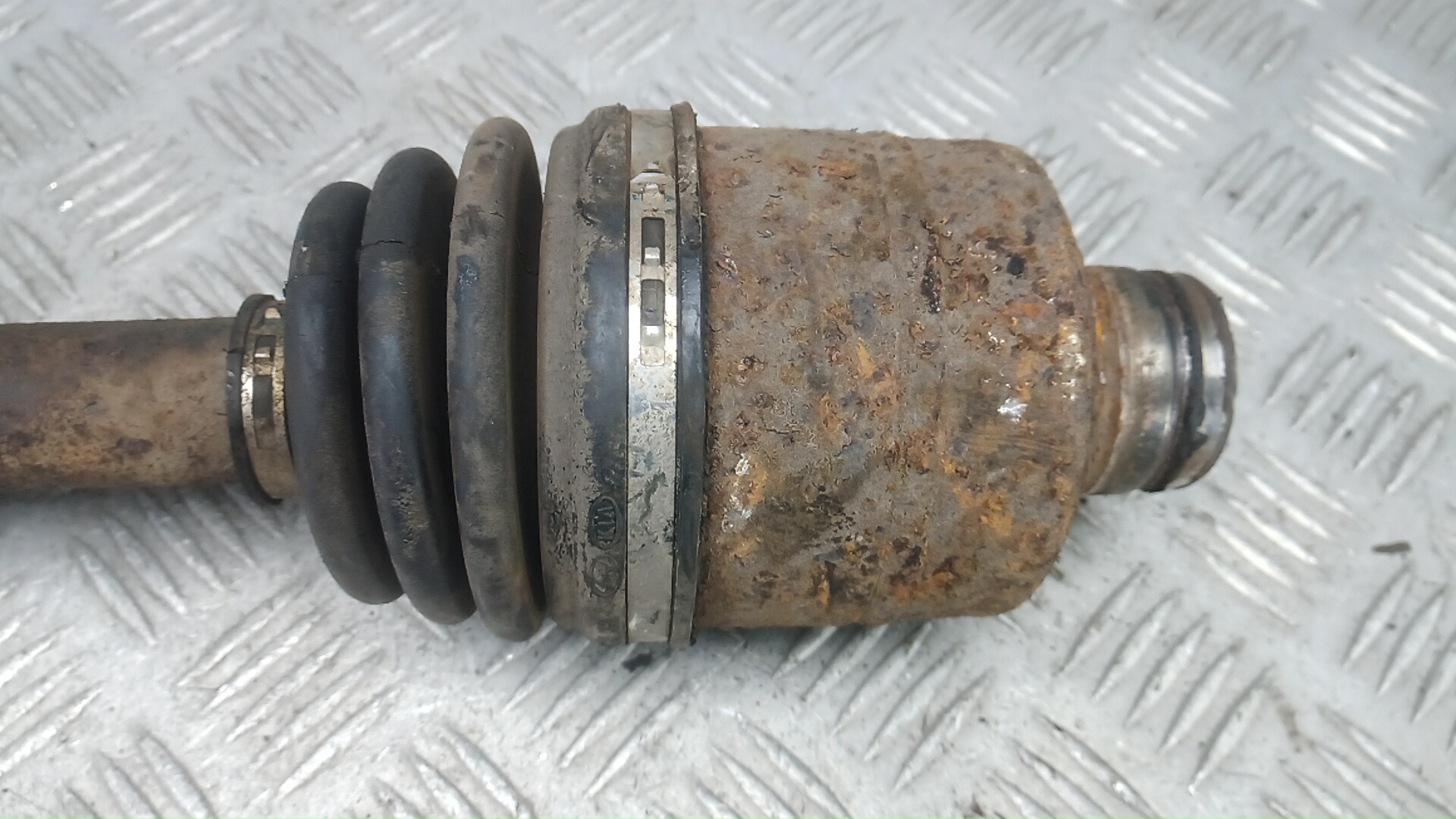 Полуось передняя правая