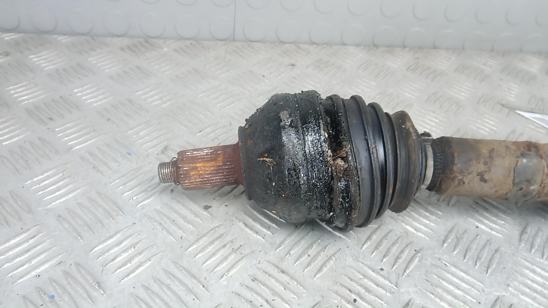 Полуось передняя правая