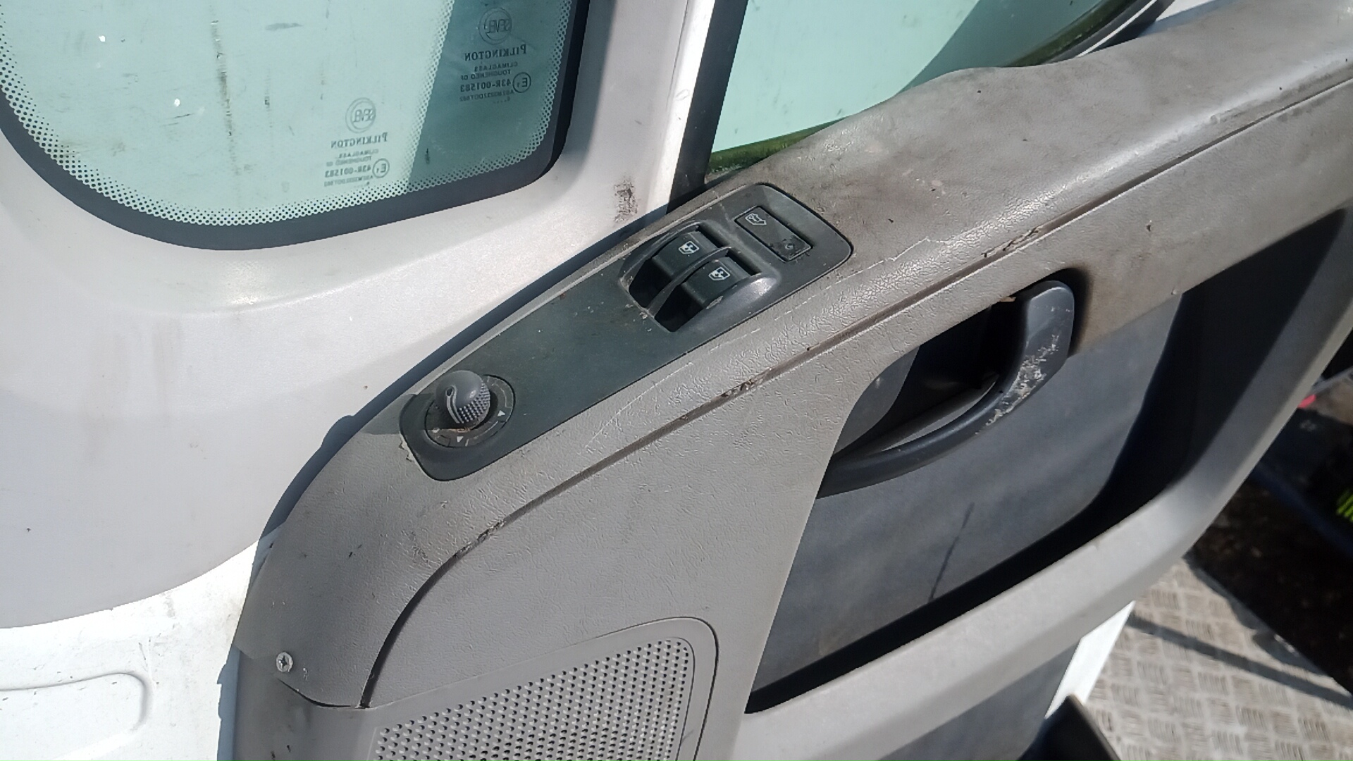 Дверь передняя правая