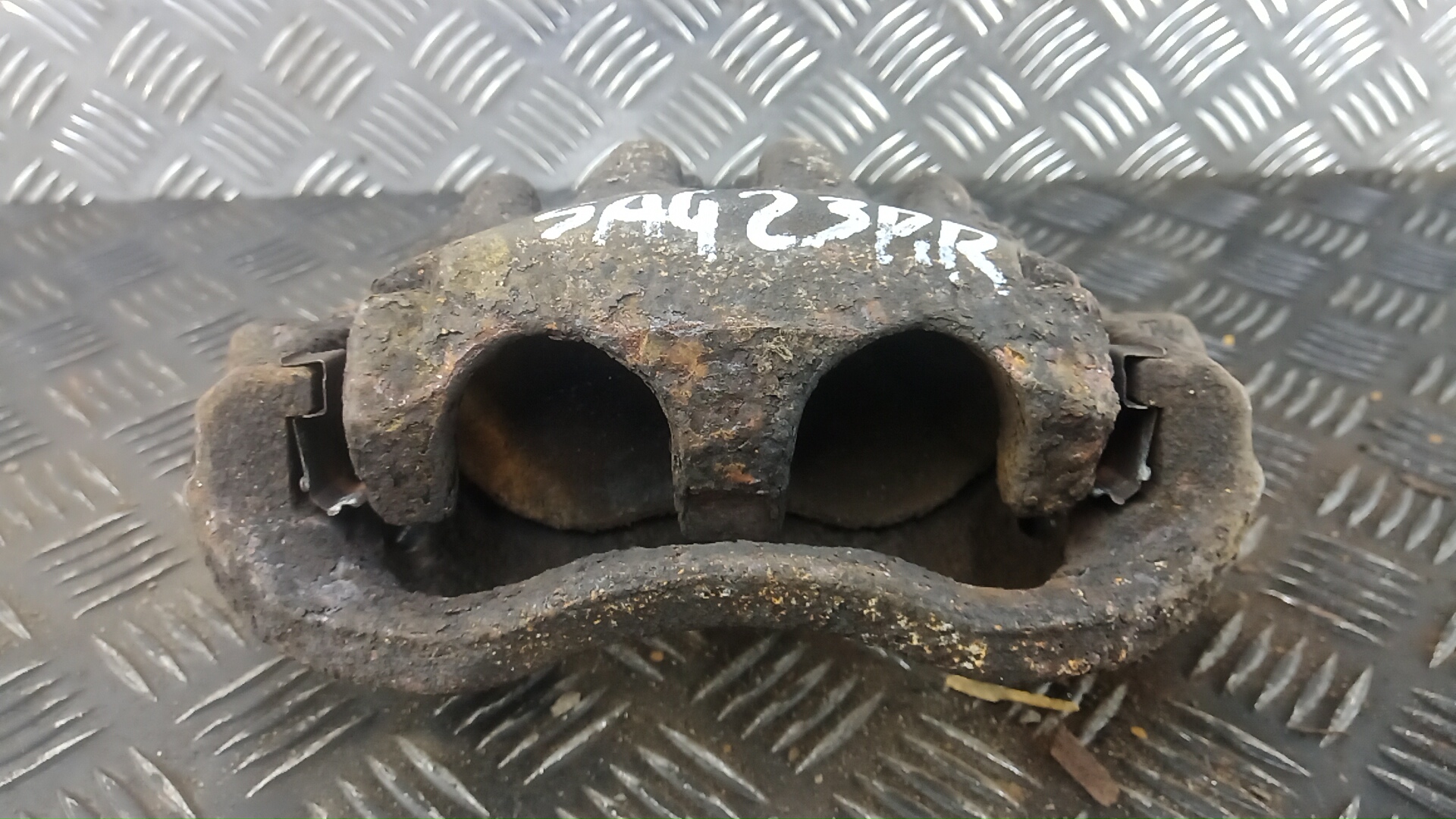 Суппорт передний правый