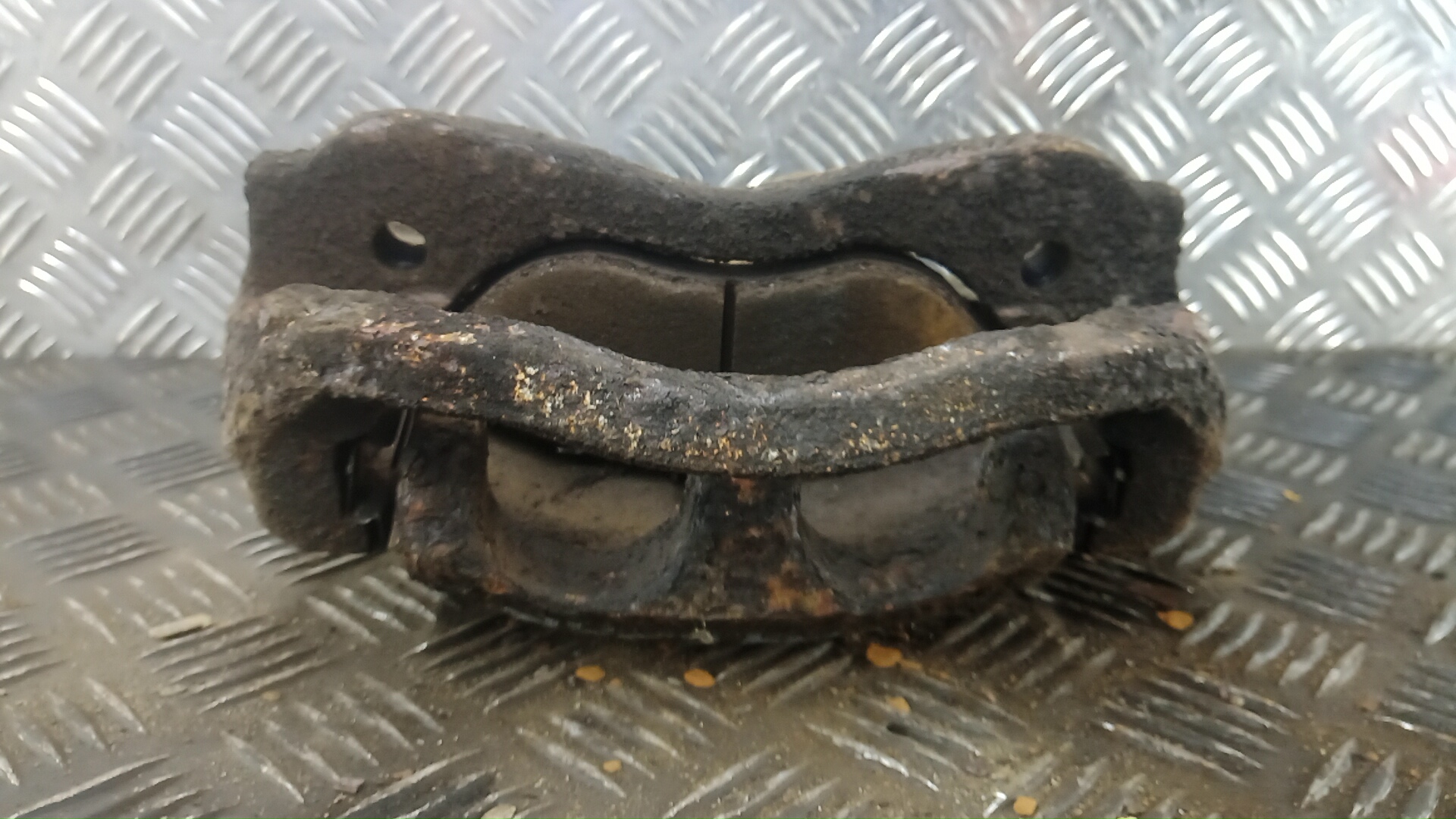 Суппорт передний правый