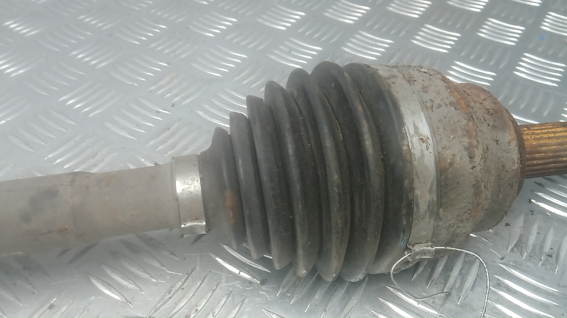 Полуось передняя правая