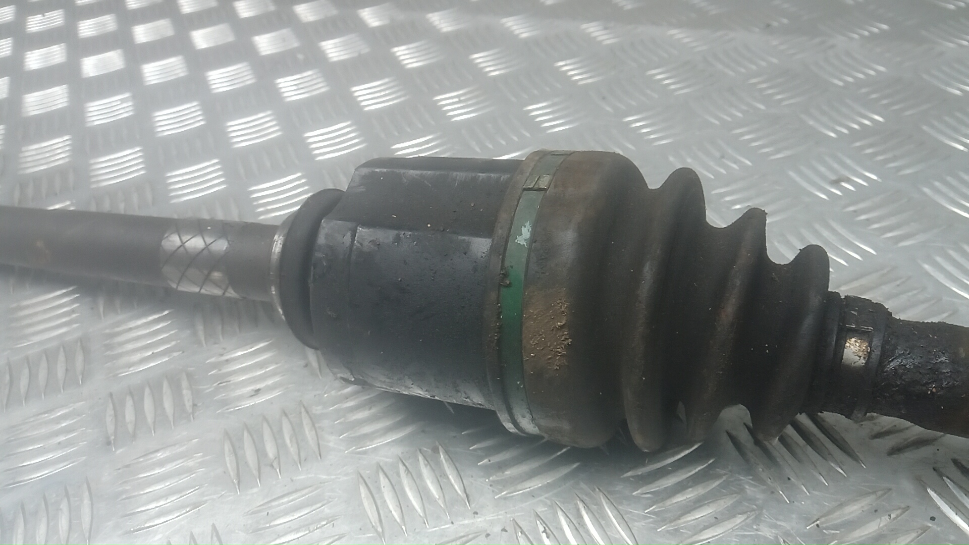 Полуось передняя правая