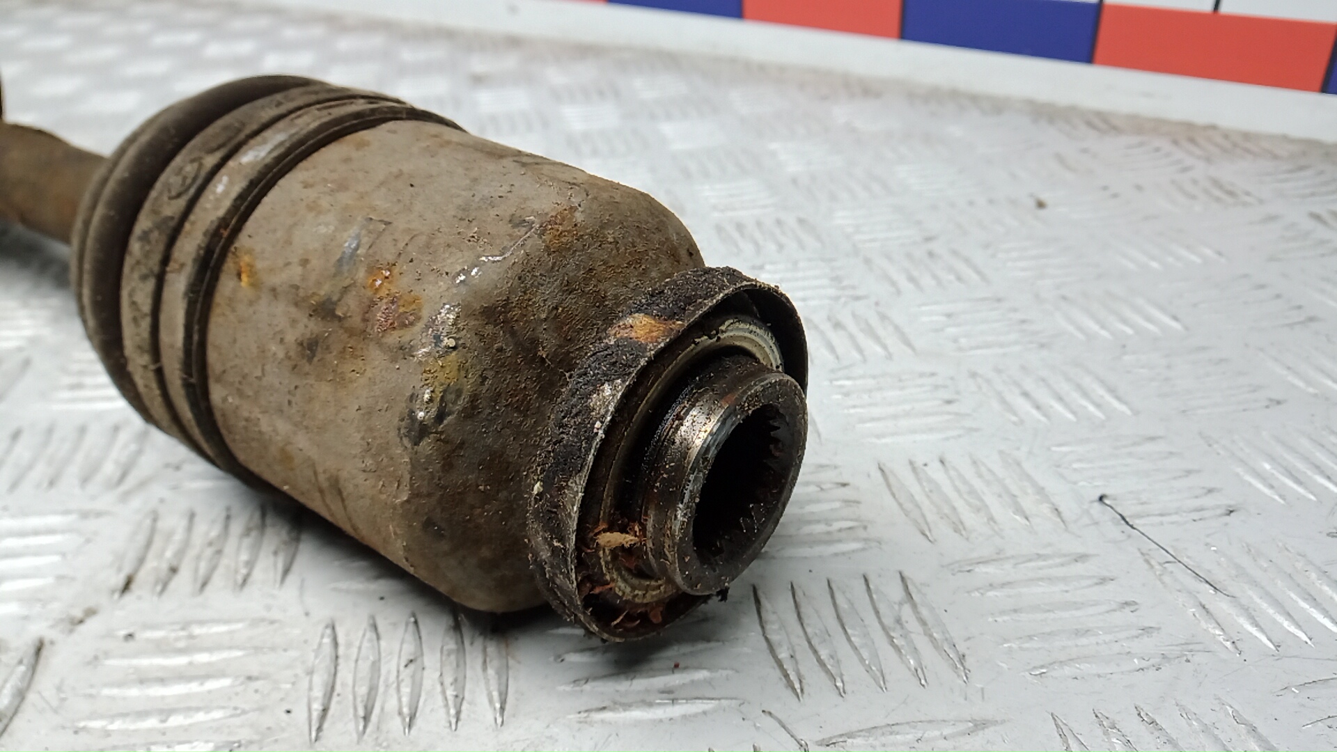 Полуось передняя правая