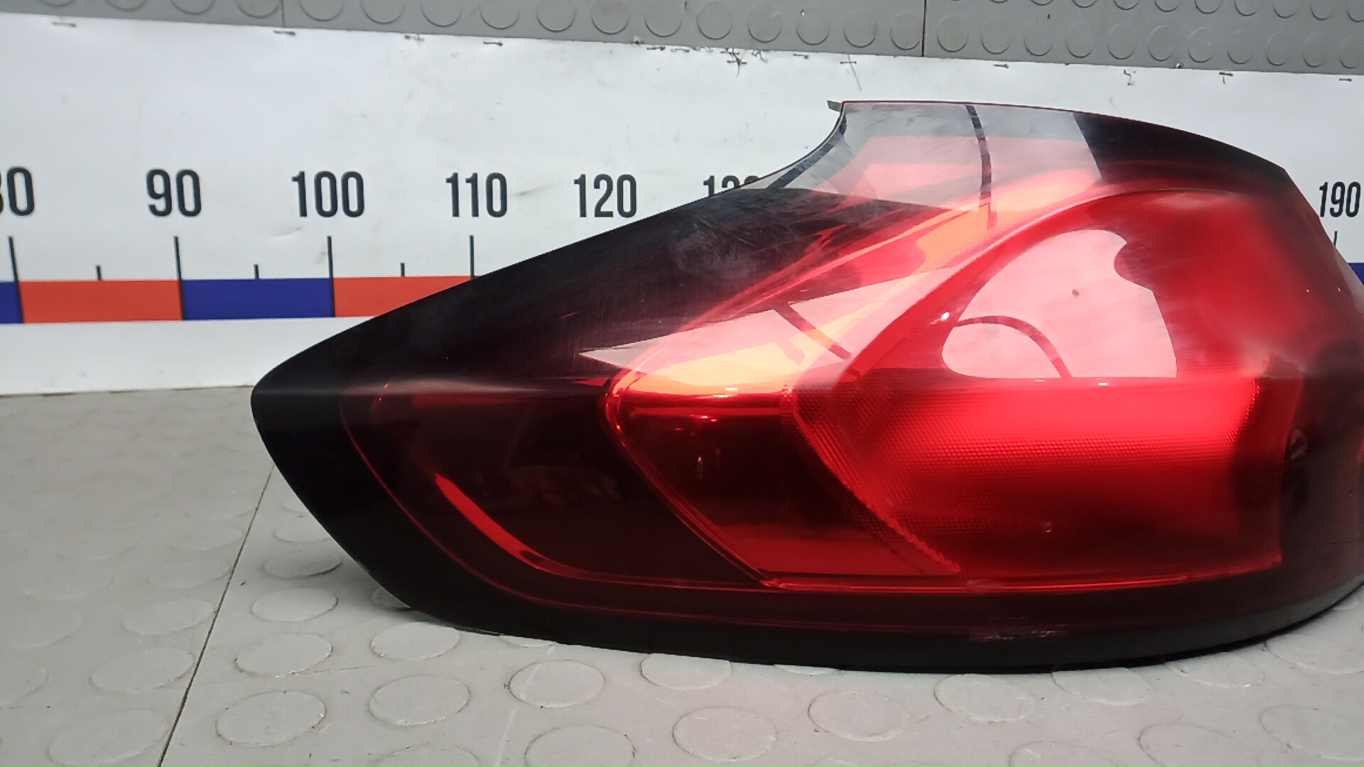 Фонарь задний левый