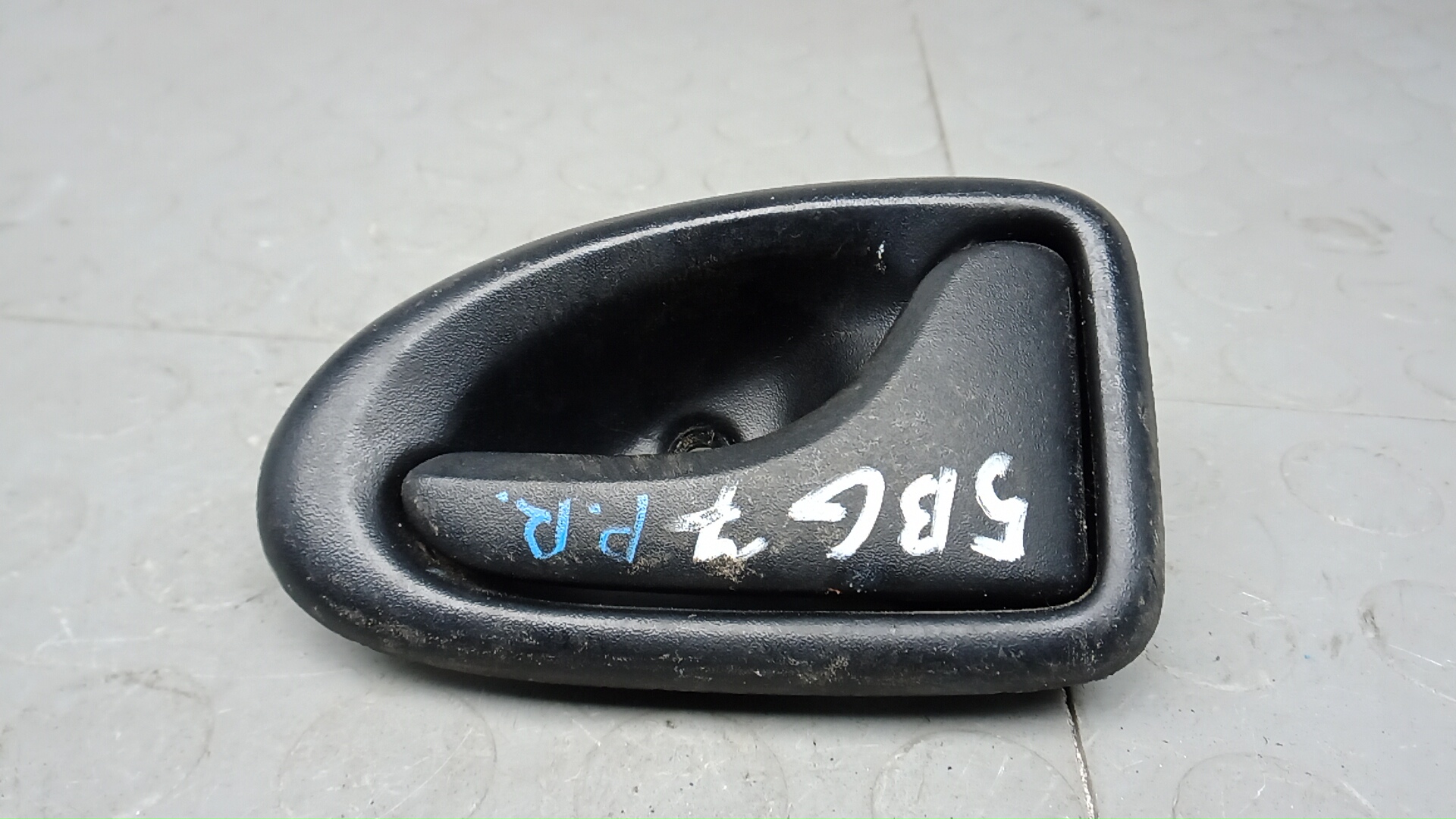 Ручка двери передней внутренняя правая