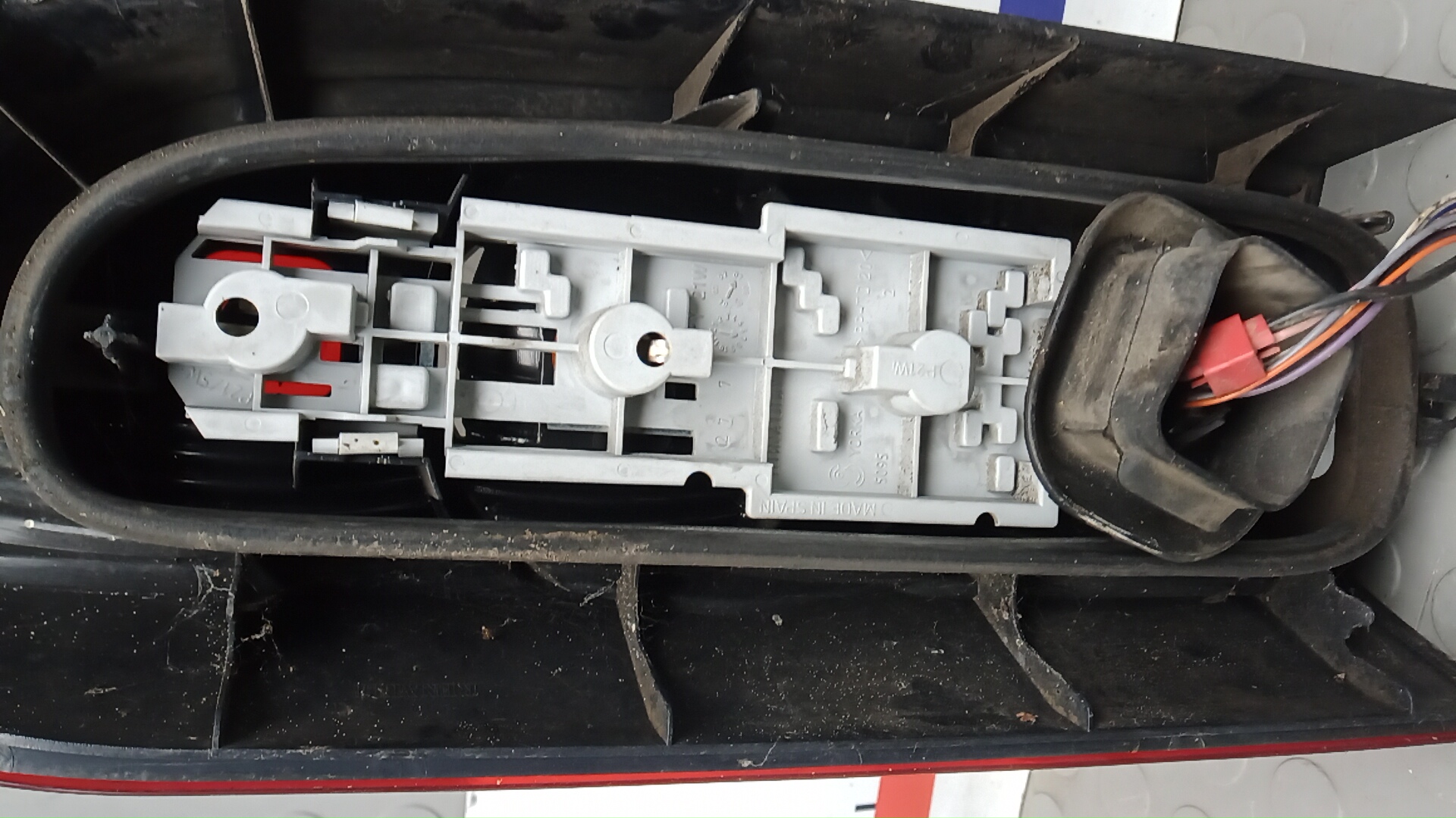 Фонарь задний правый