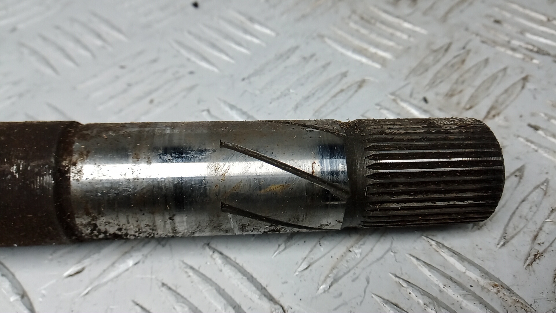 Полуось передняя правая