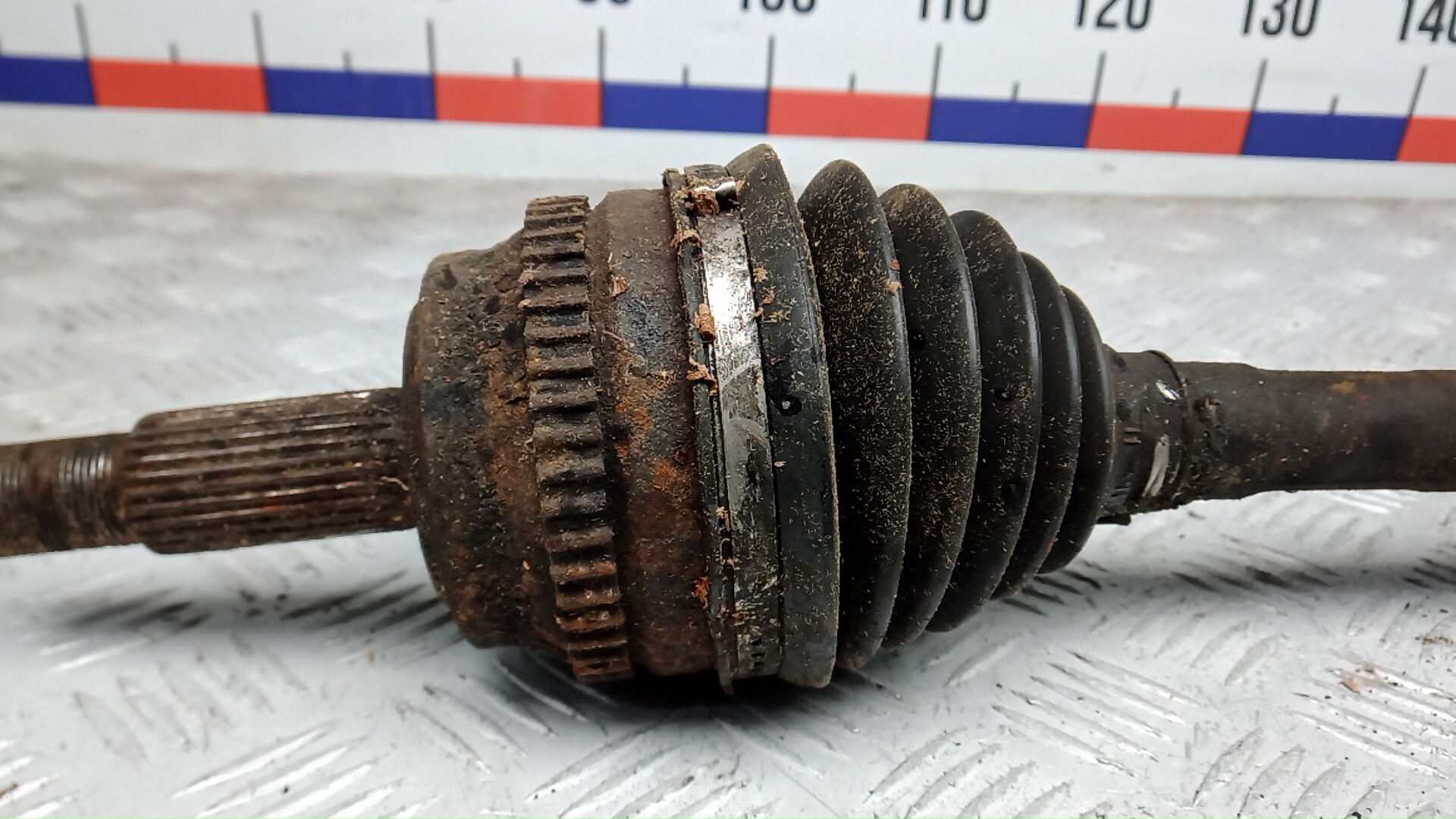 Полуось передняя правая