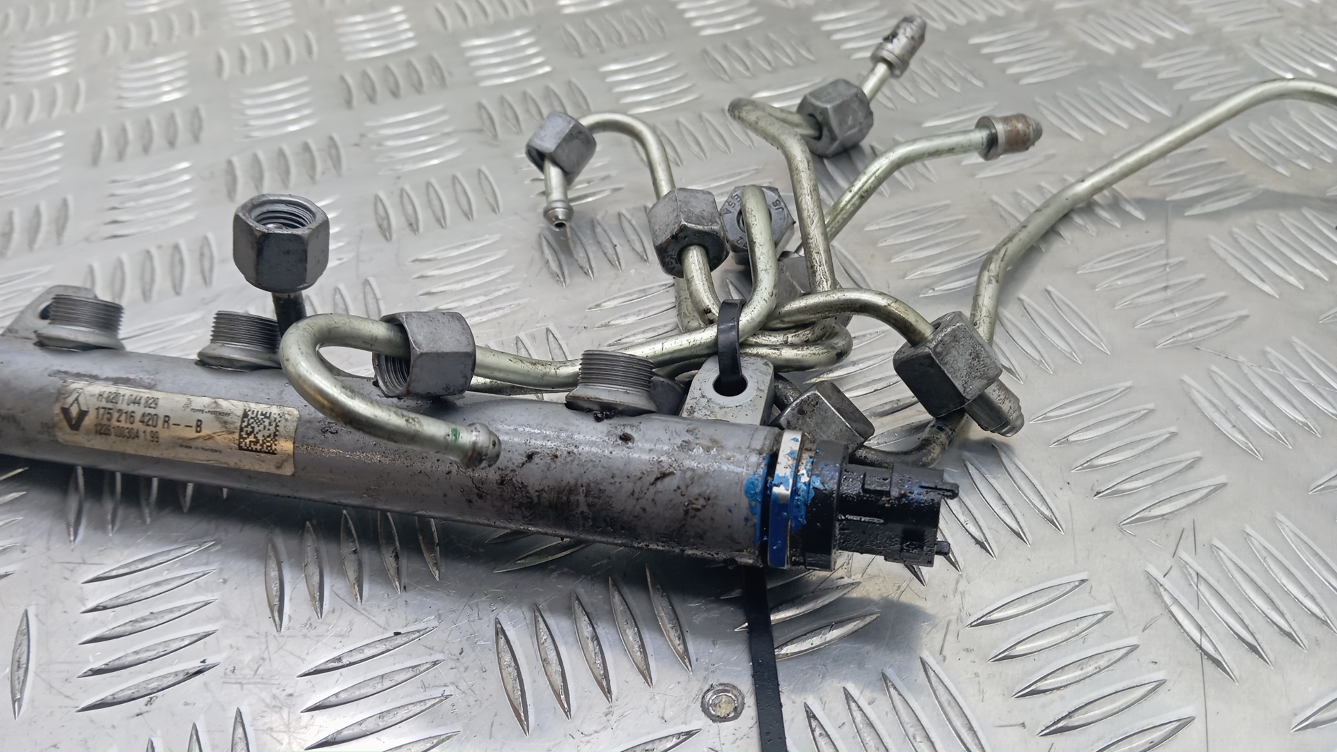 Рейка топливная (рампа)