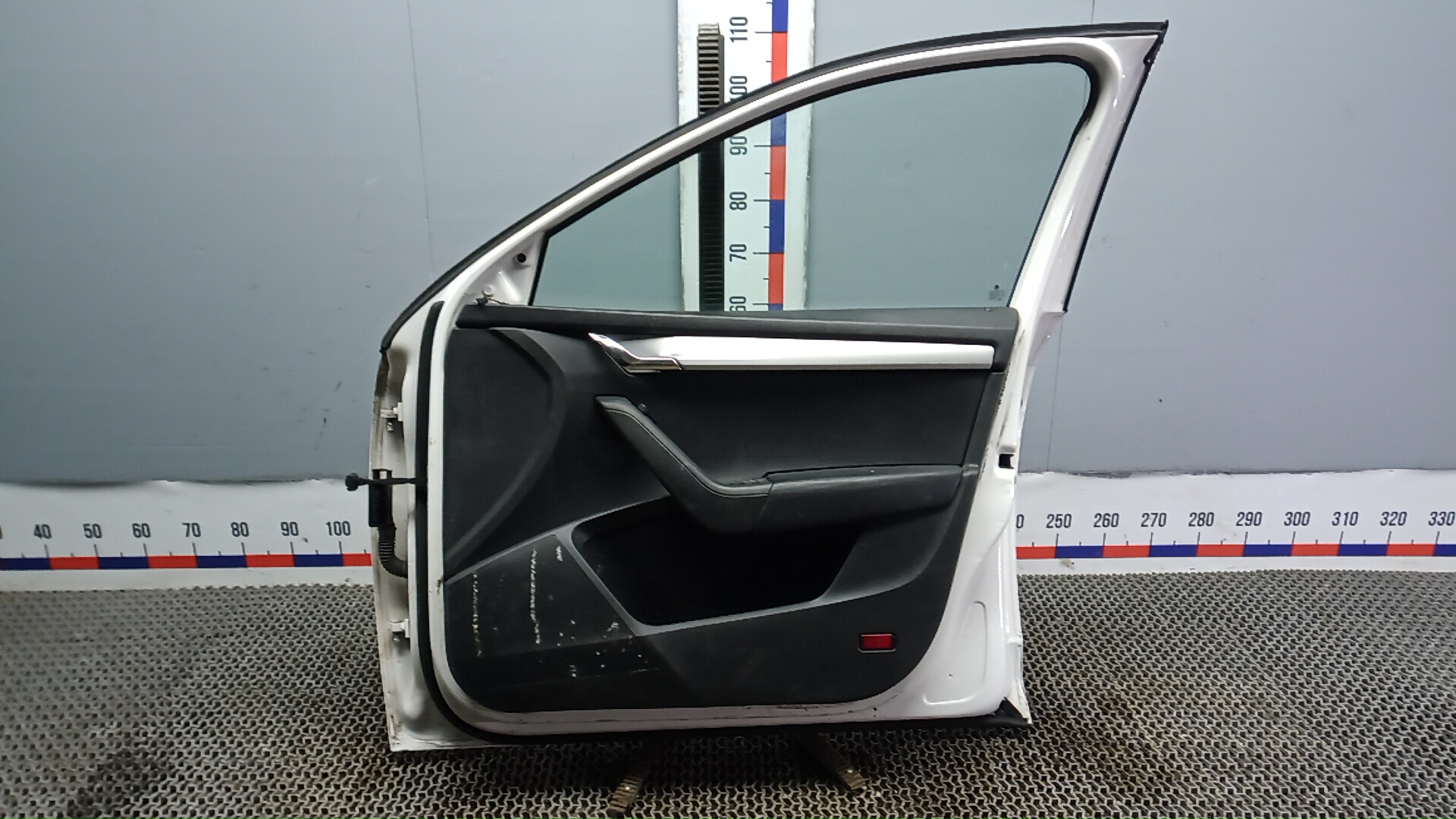 Дверь передняя правая