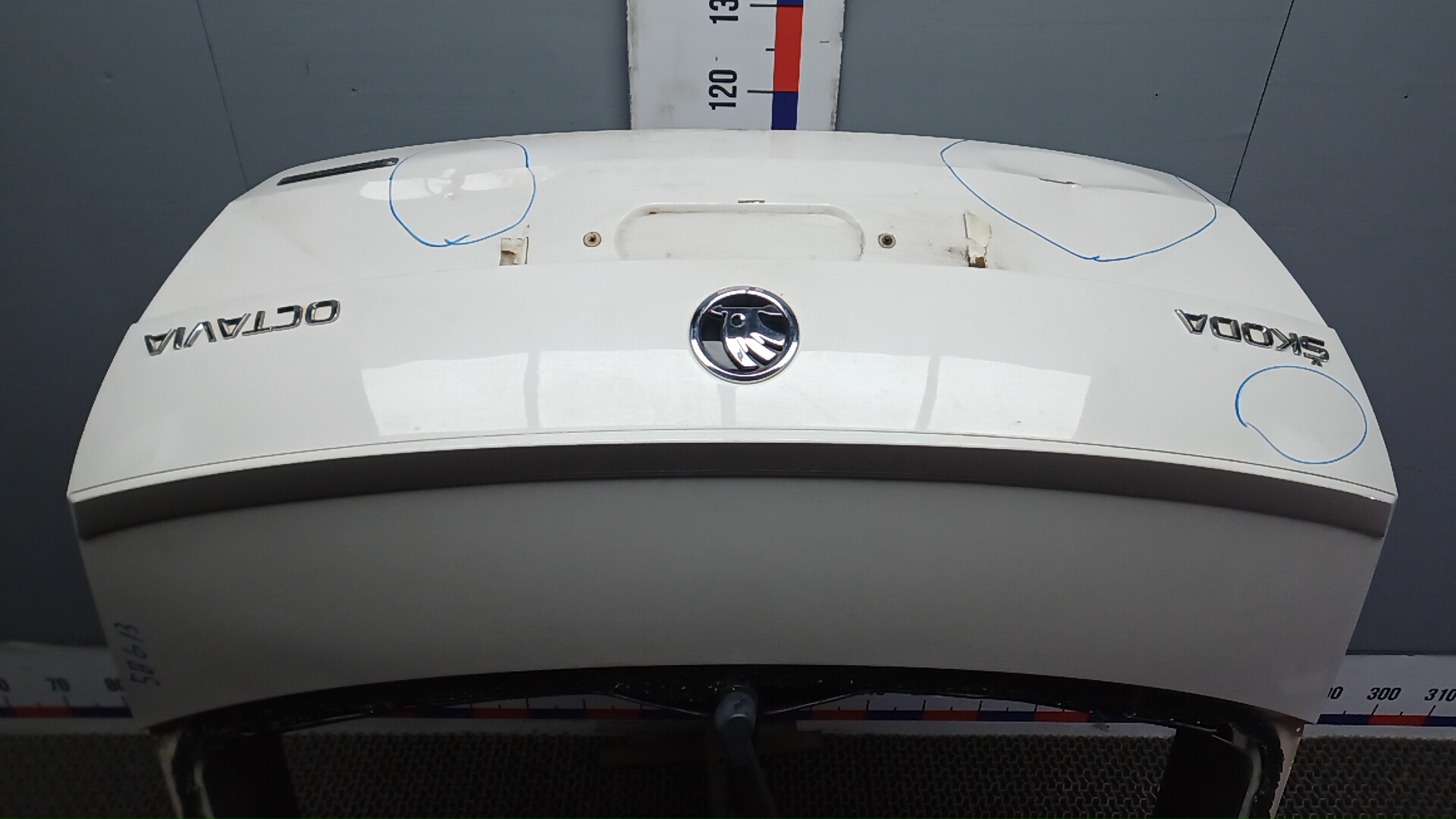 Дверь багажника