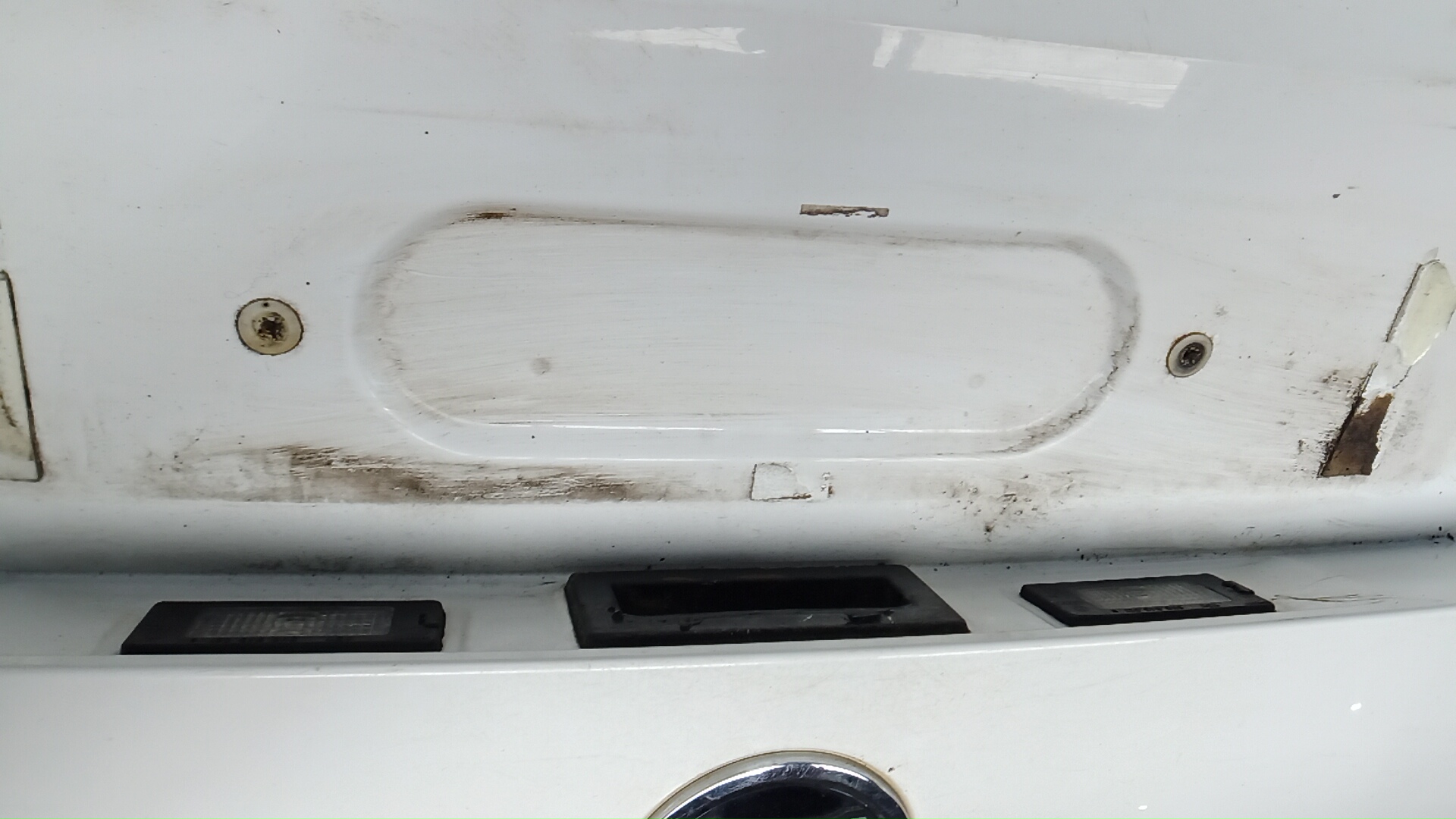 Дверь багажника