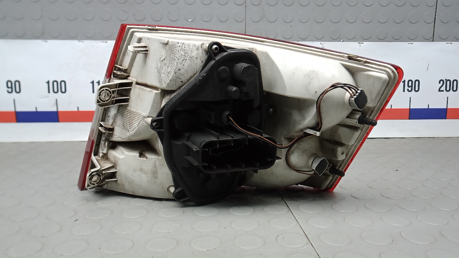 Фонарь задний левый