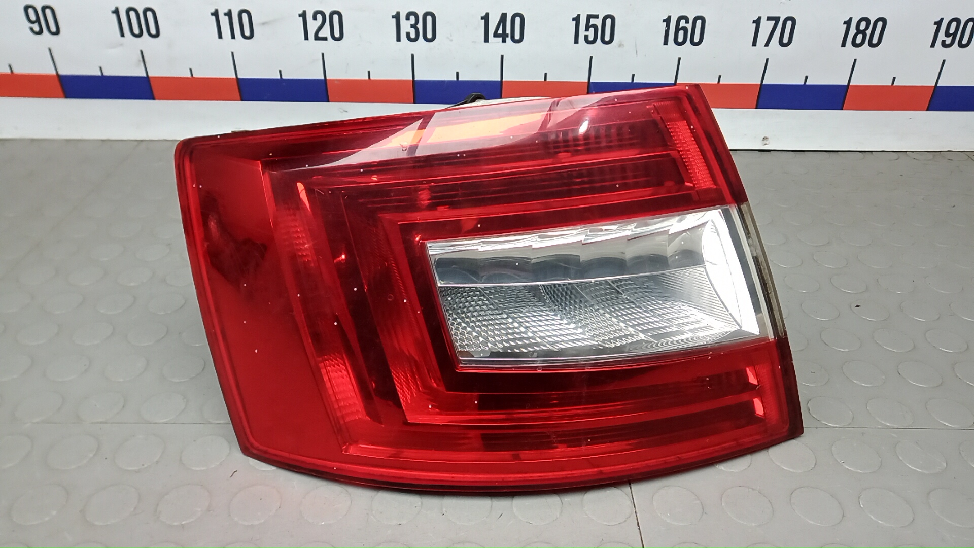 Фонарь задний левый