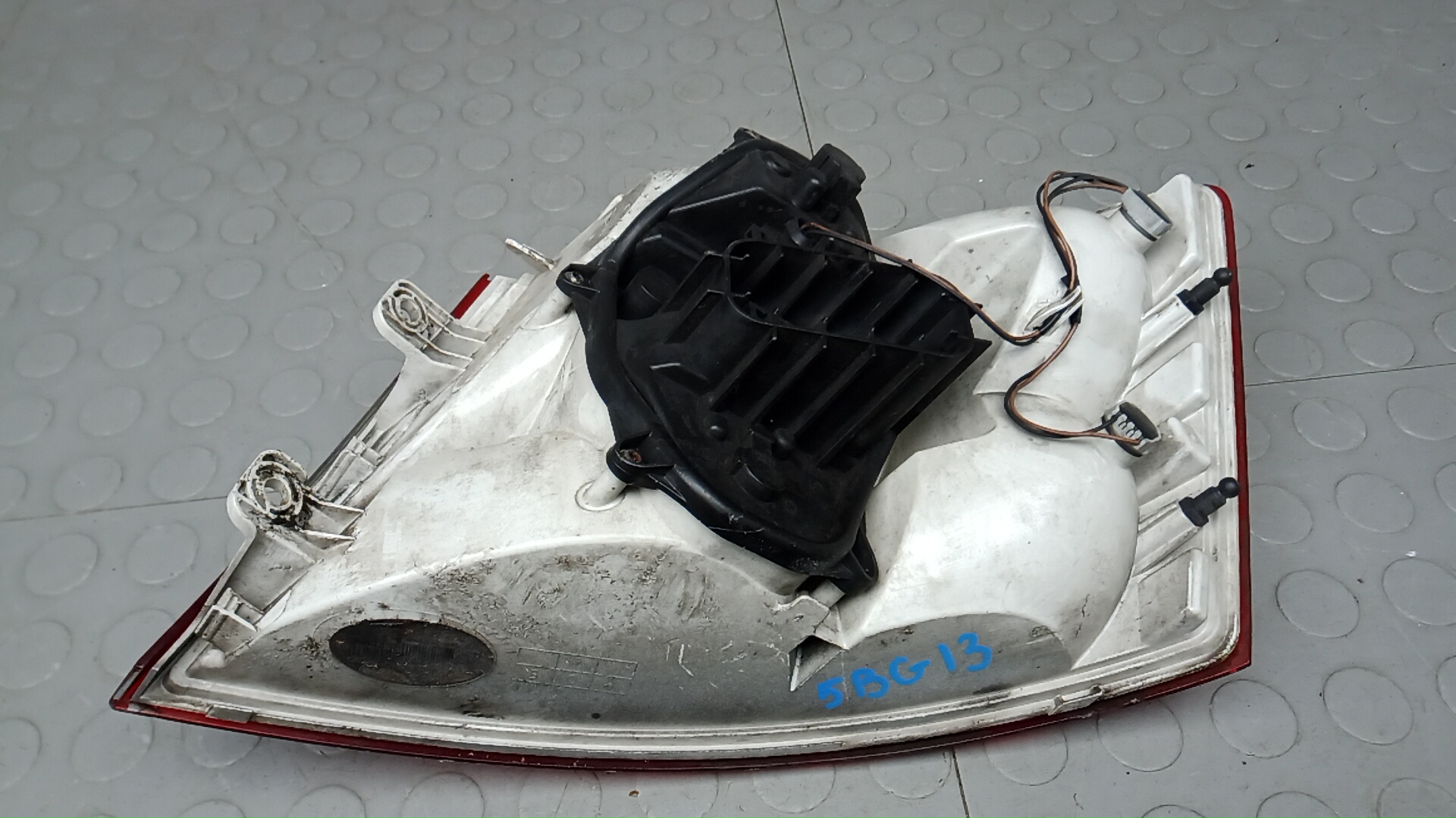 Фонарь задний левый