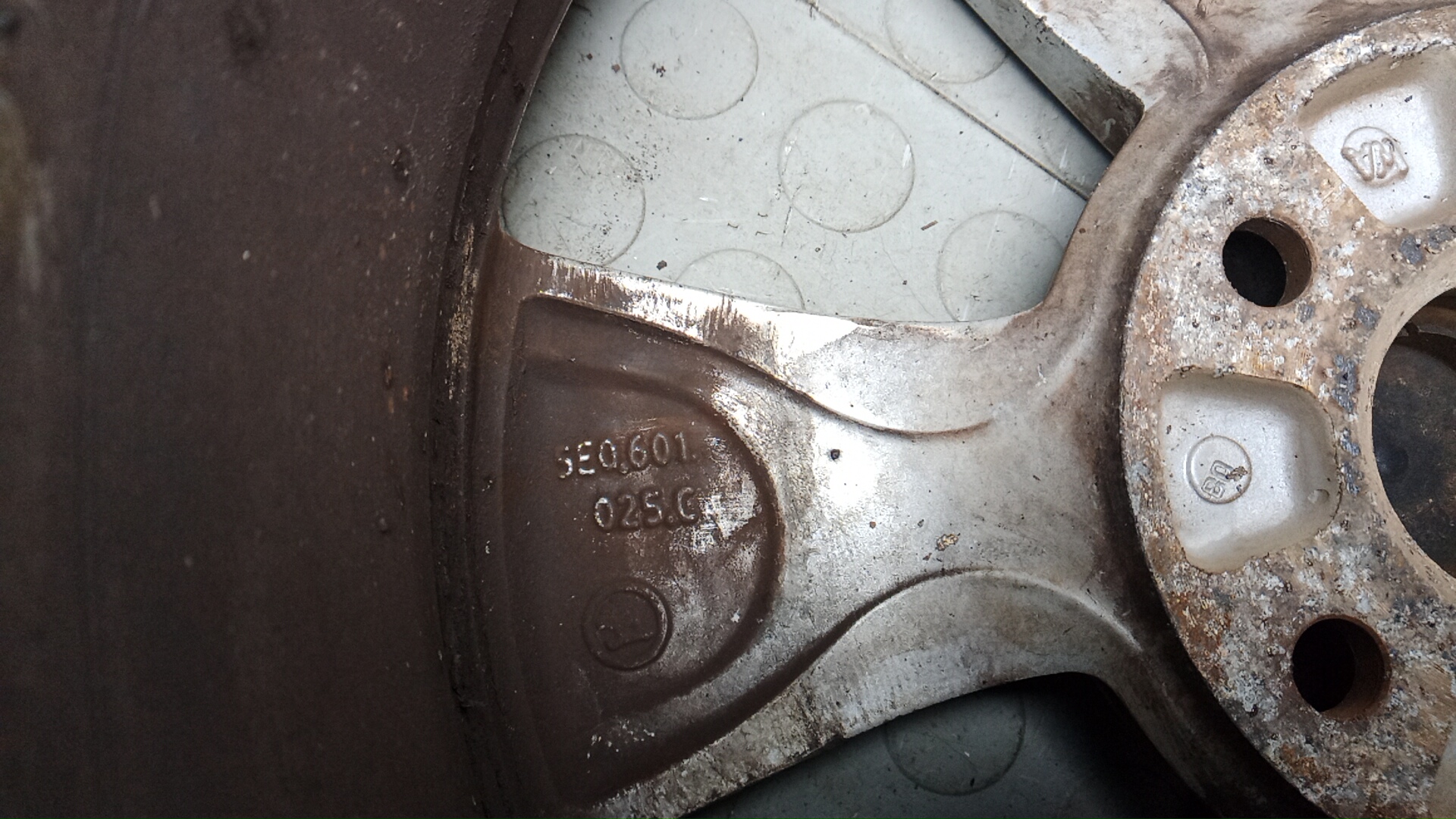 Диск колесный литой легкий сплав