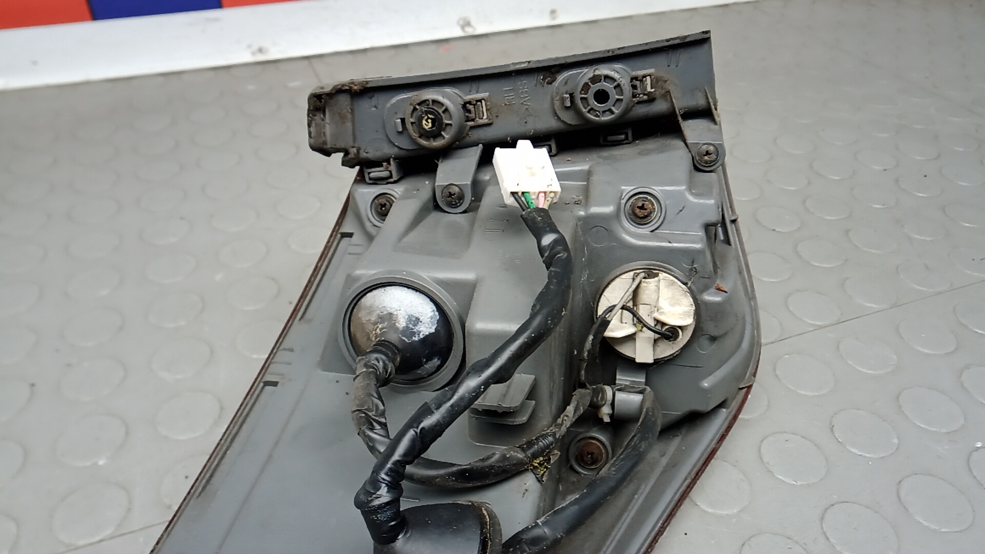 Фонарь задний правый